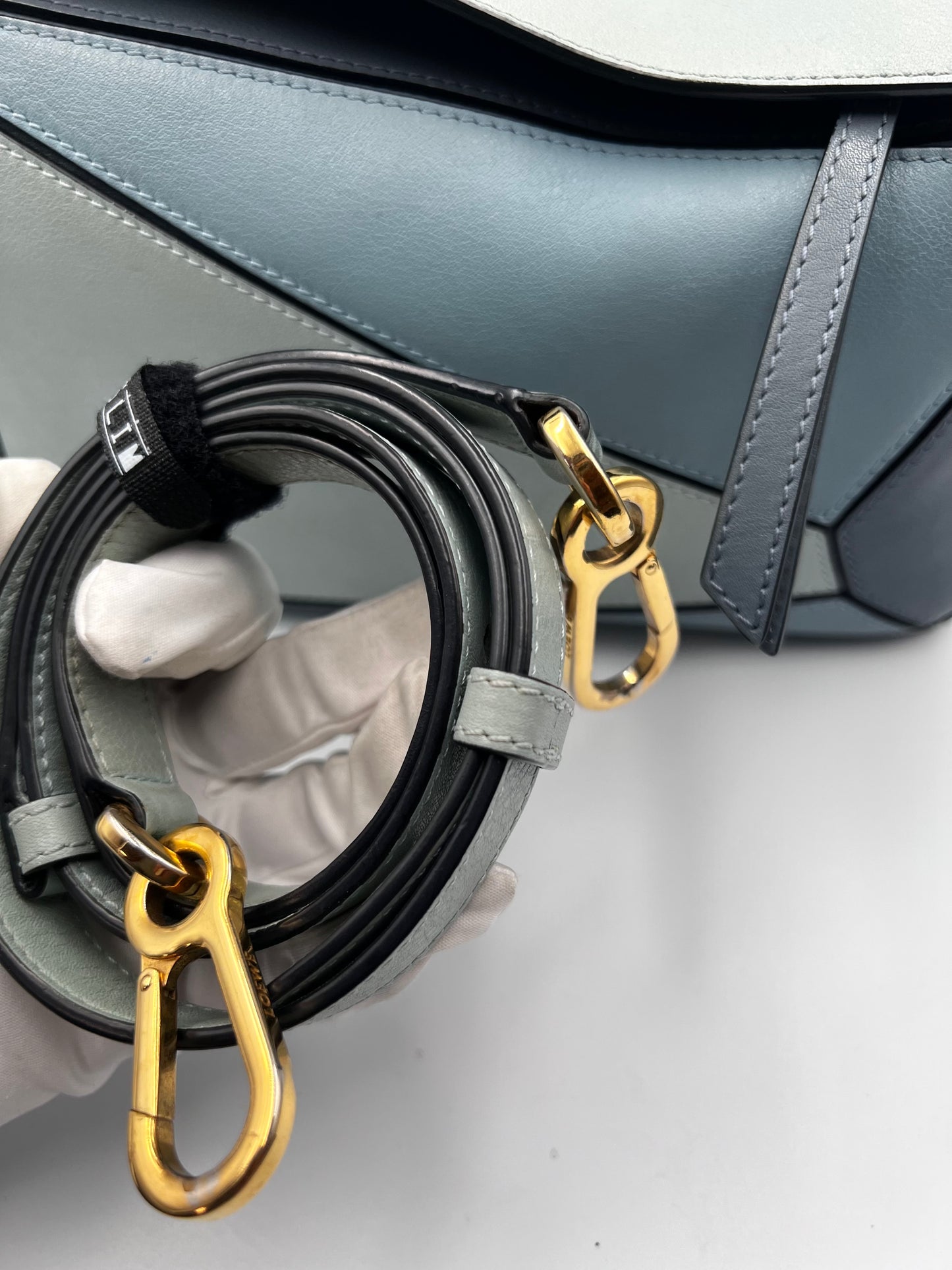 Loewe Puzzle Bicolor Small Crossbody Bag (🇵🇭P77,400)