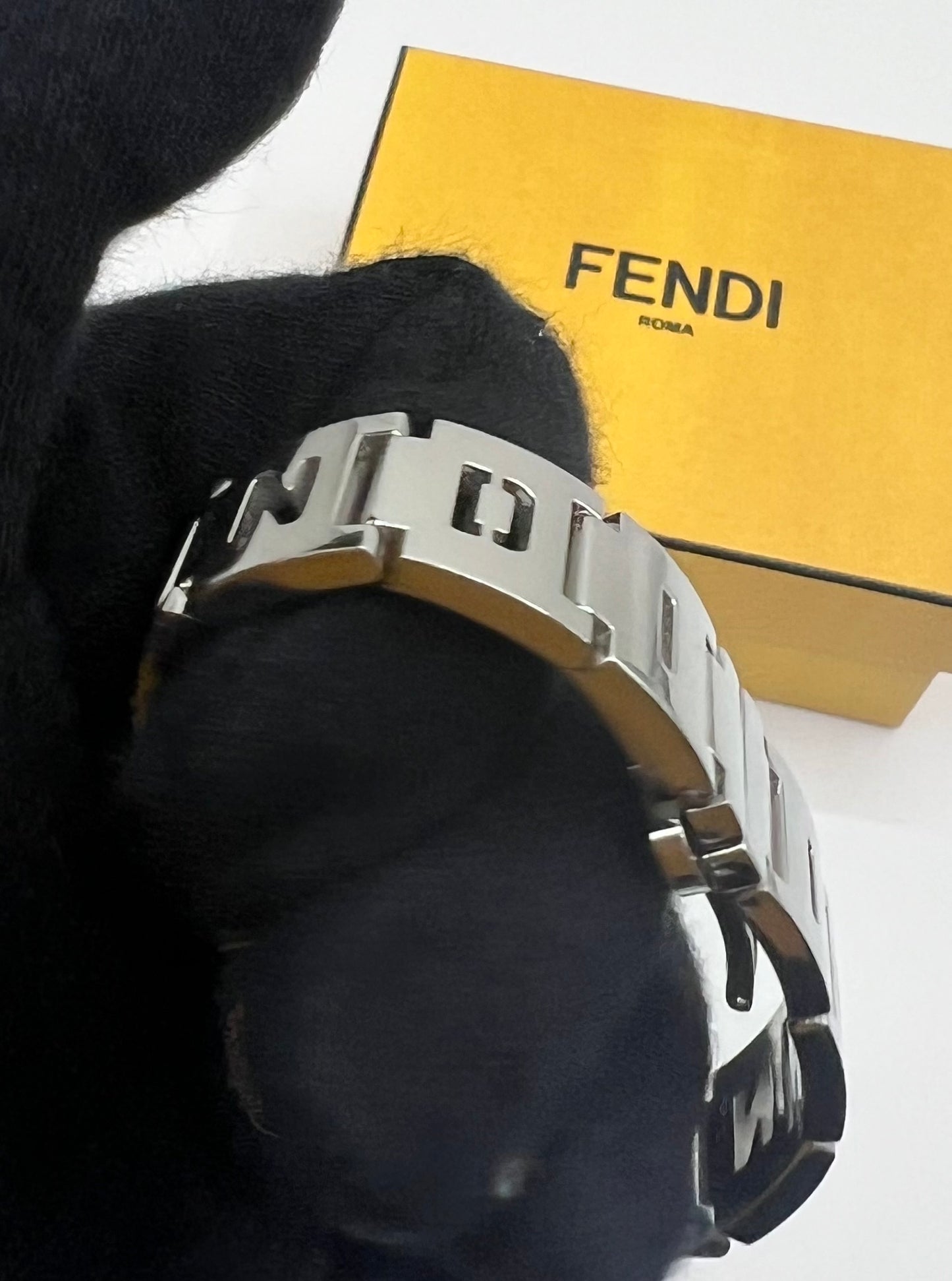 FENDI STAINLESS STEEL 3050 LADIES QUARTZ WATCH