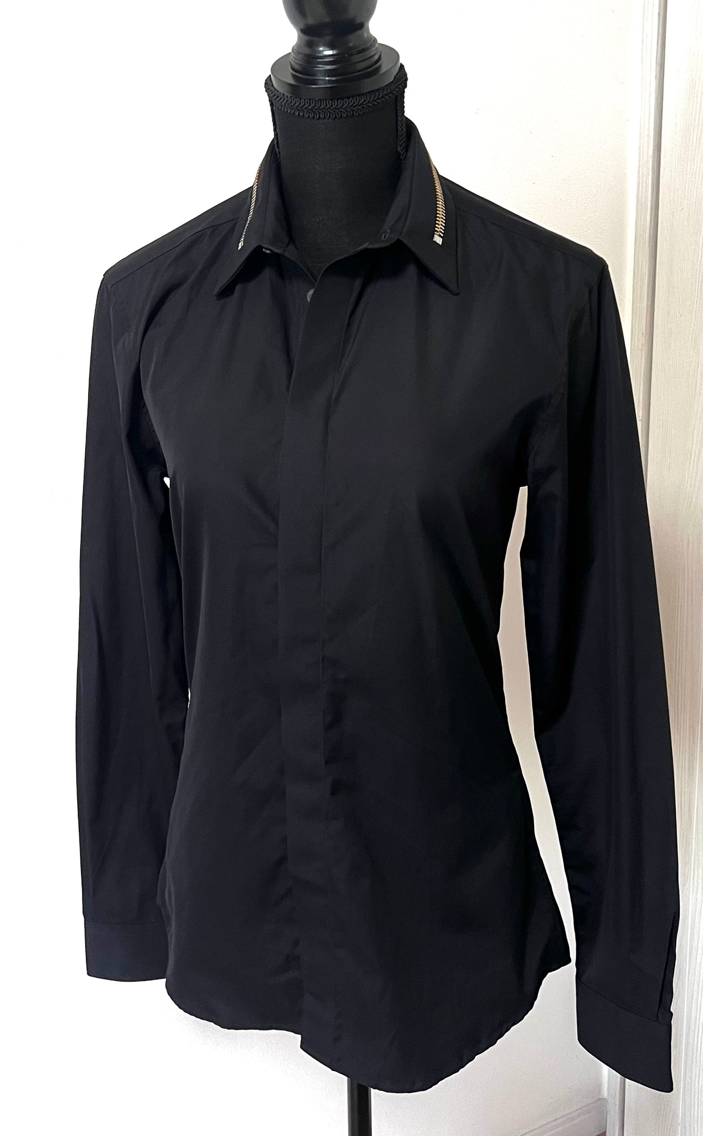 Givenchy Black Button Down Polo M size (🇵🇭P3,440)