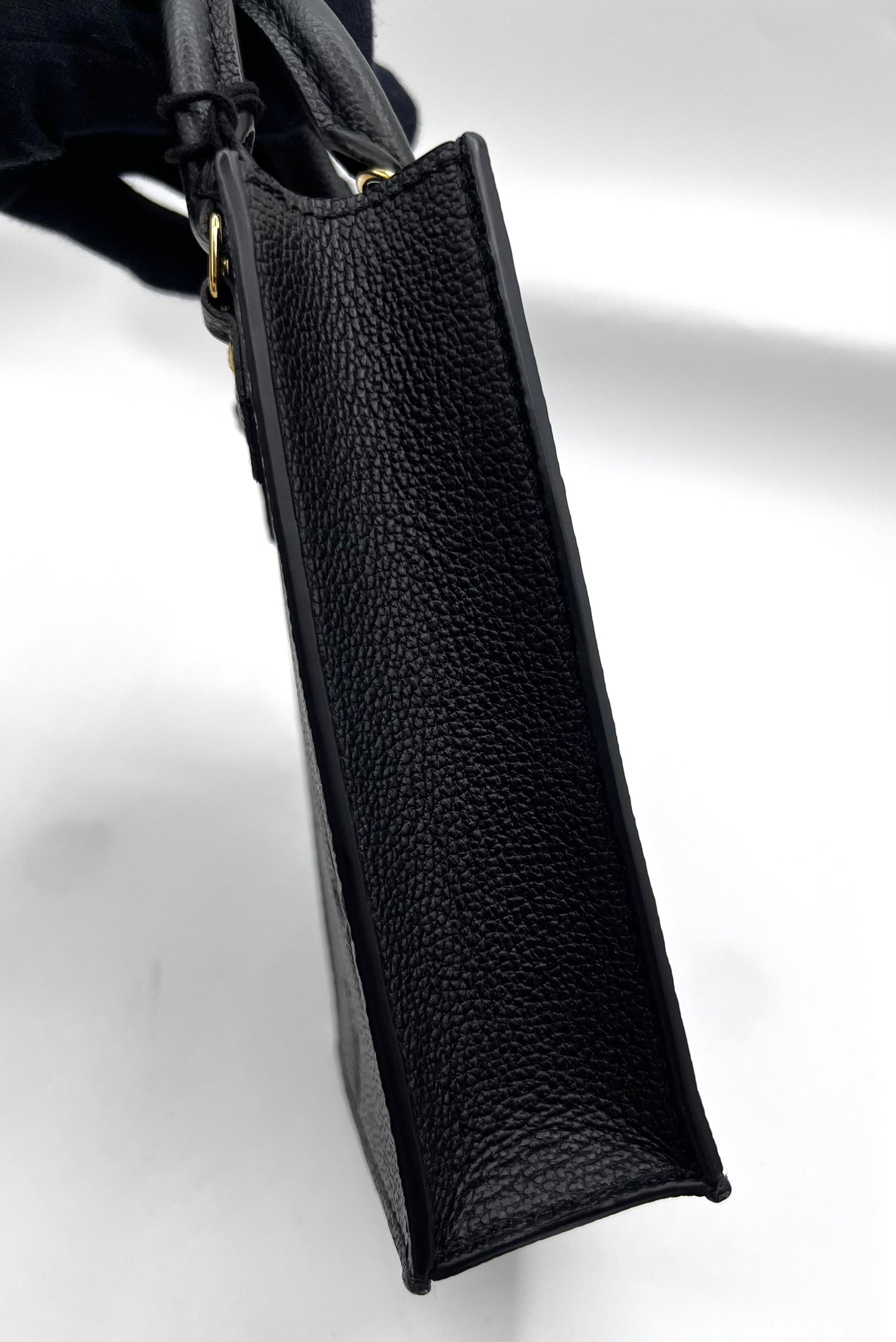 Louis Vuitton Black Empriente Mini Sac Plat Microchip 2 way bag (🇵🇭P76,540)