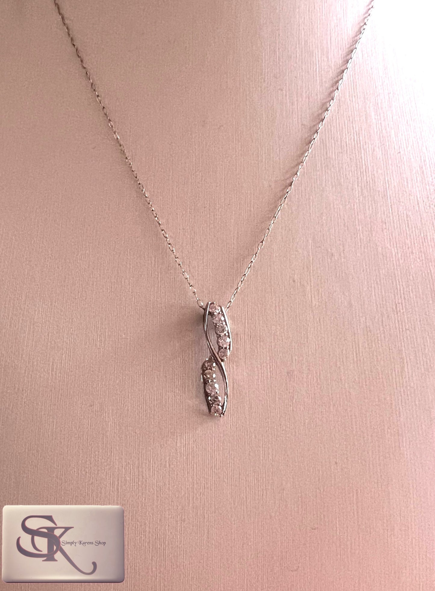 Platinum 900 Necklace w/ D-0.30ct 40cm 1.4 g                (🇵🇭P12,040)