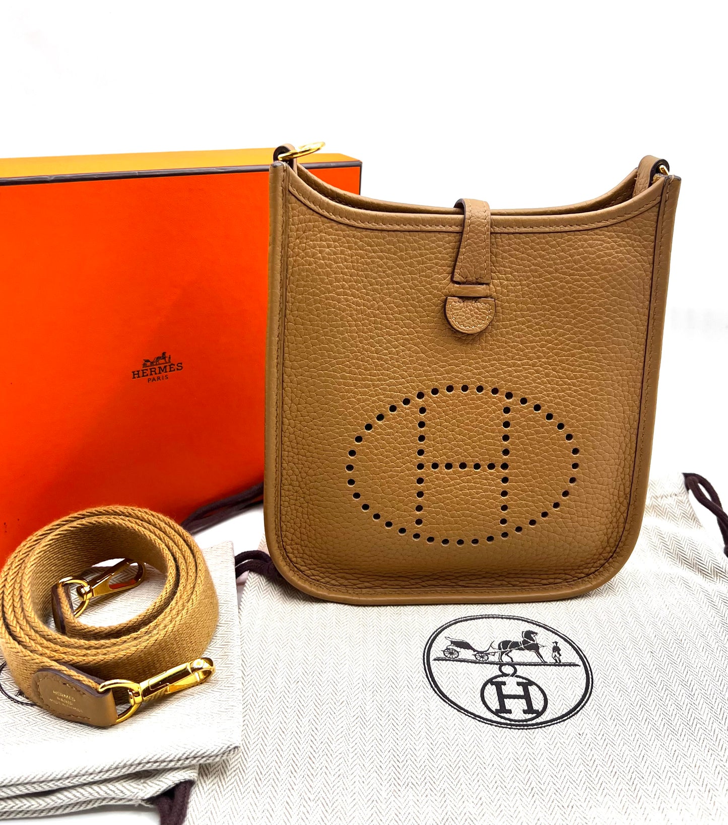Hermes Evelyn TPM 4B Bisciut GHW Stamp Z 2021                (🇵🇭P150,500)