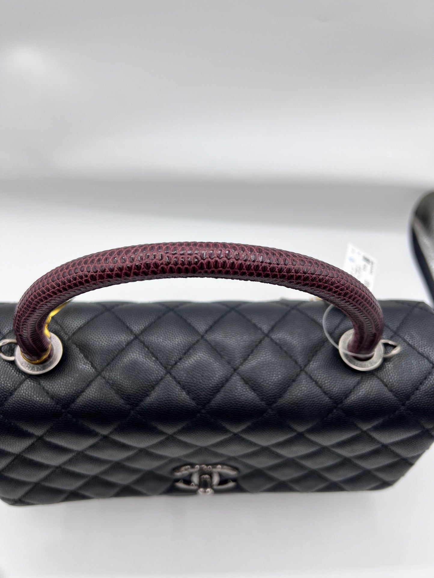 Chanel Caviar Coco python handle Matlase 2 way Bag series 23 mm size     (🇵🇭P361,200)