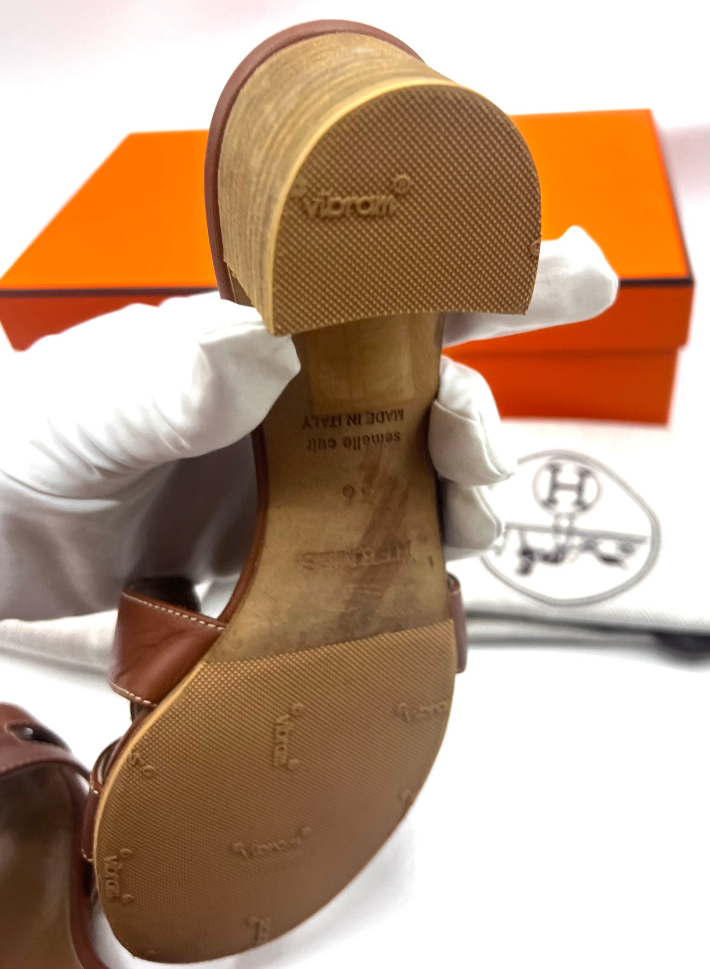 Hermes Oasis Sandals Gold Size 36  (🇵🇭P33,540)