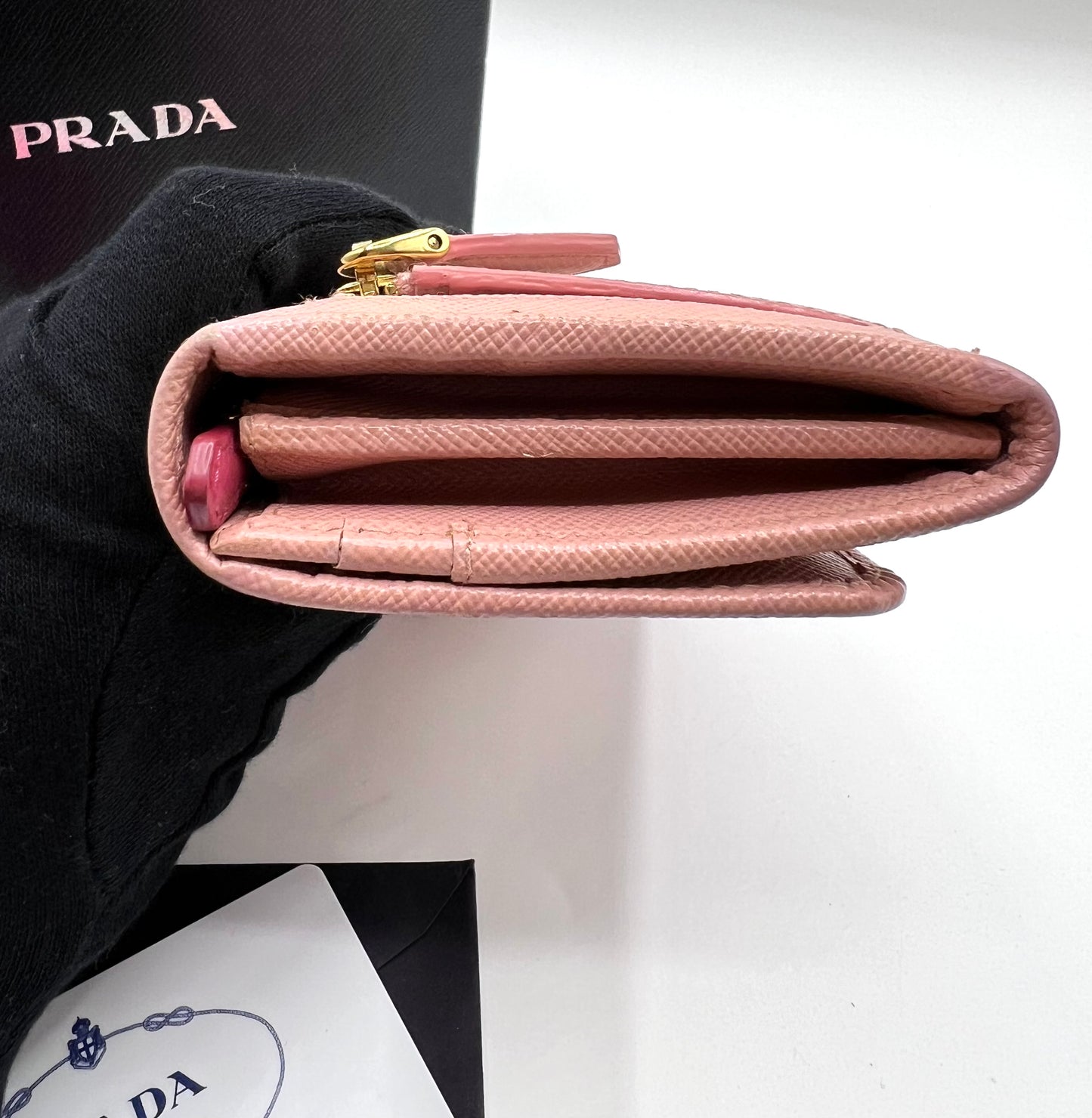 Prada Saffiano Flap Long wallet w/ Detachable Card Case       (🇵🇭P16,340)