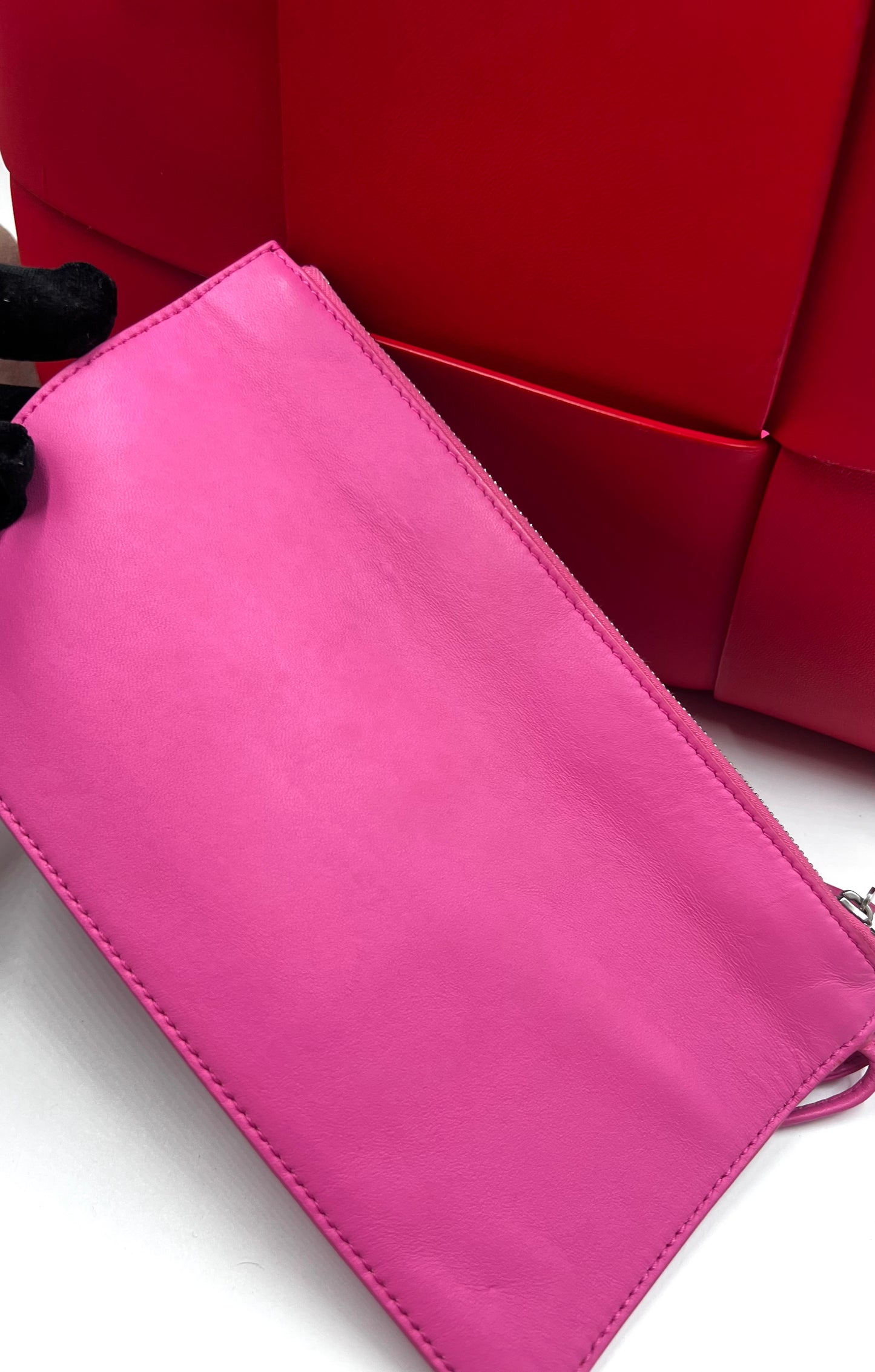 Bottega Veneta Arco Intercciato Leather Tote Bag with Pouch MM size                (🇵🇭P76,550)