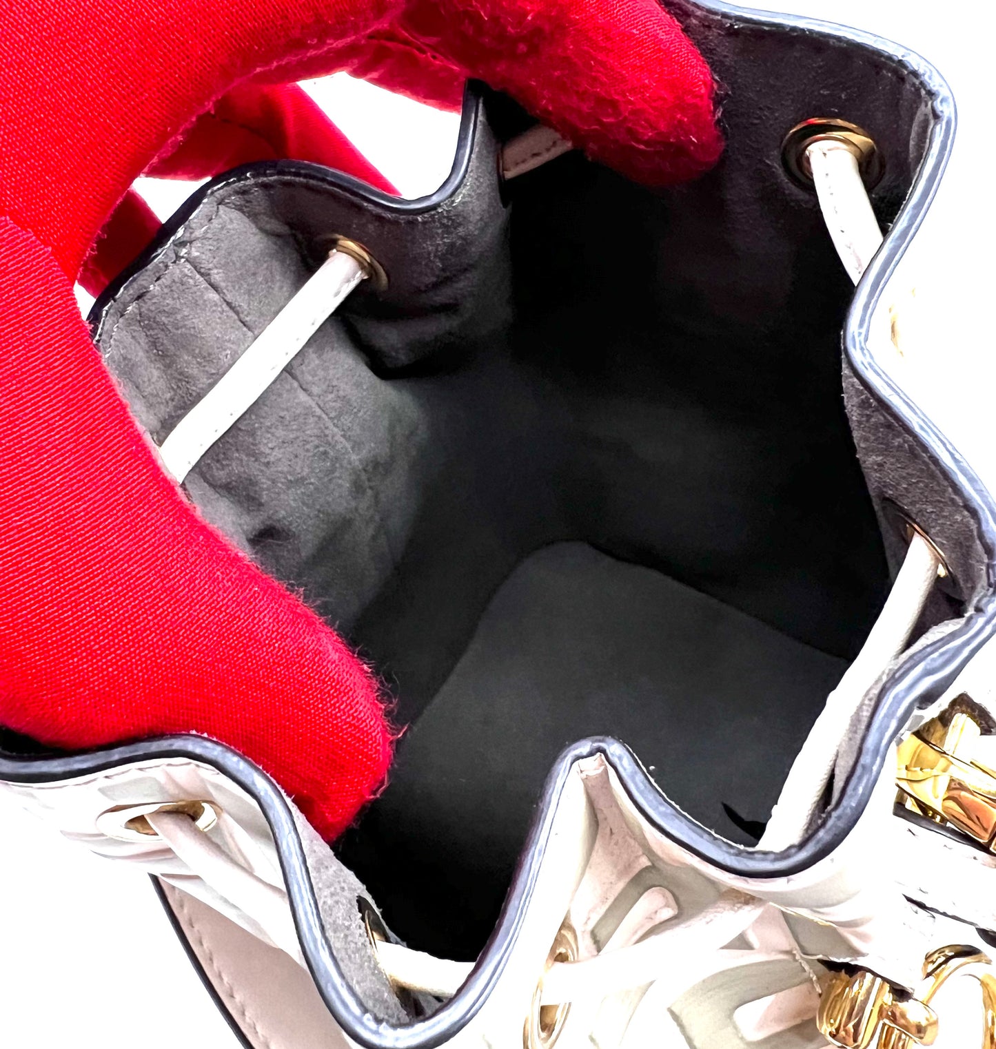 Fendi Tresor 2 way Bucket Bag        (🇵🇭P50,740)