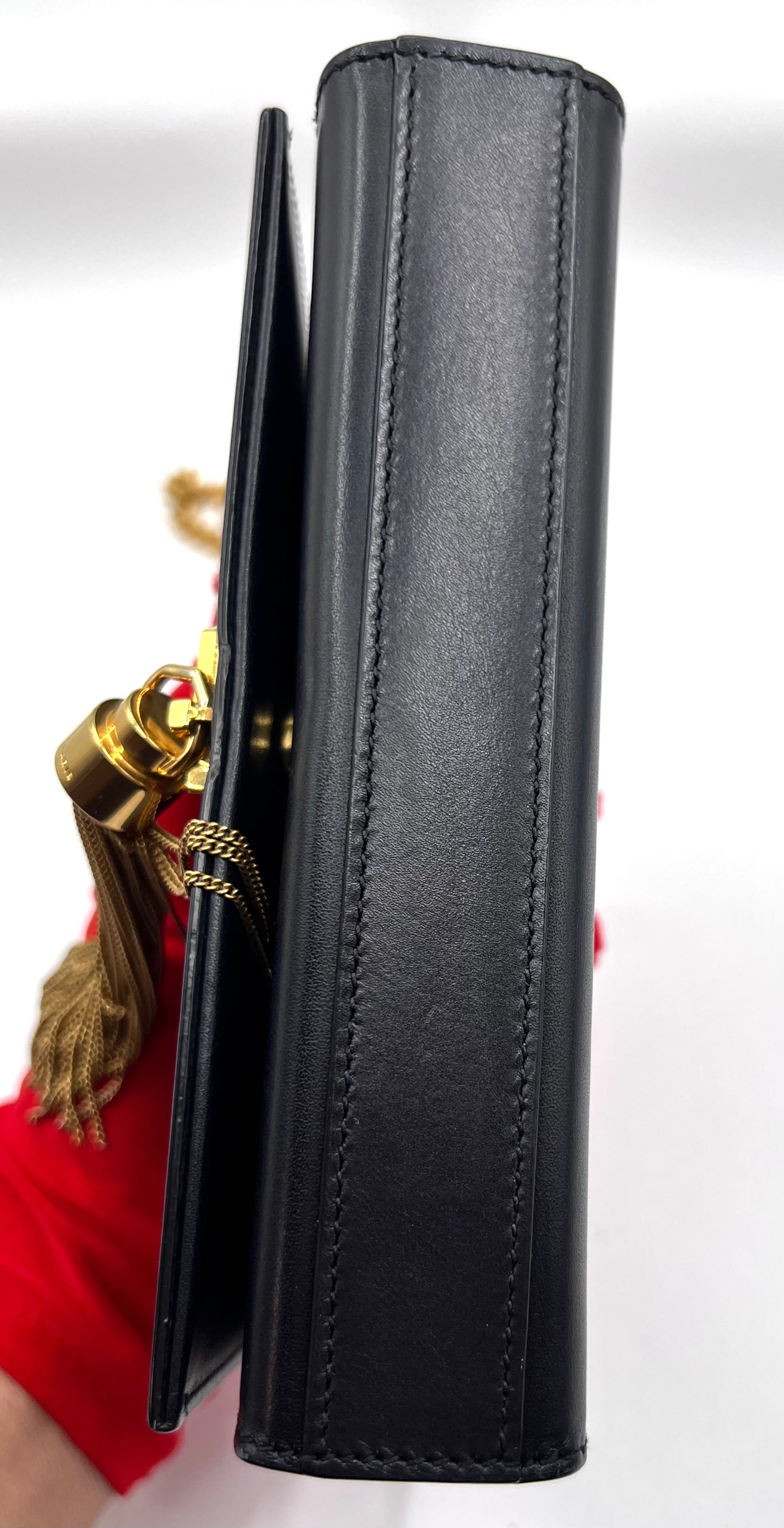 Yves Saint Laurent Kate Wallet on chain (🇵🇭P68,800)