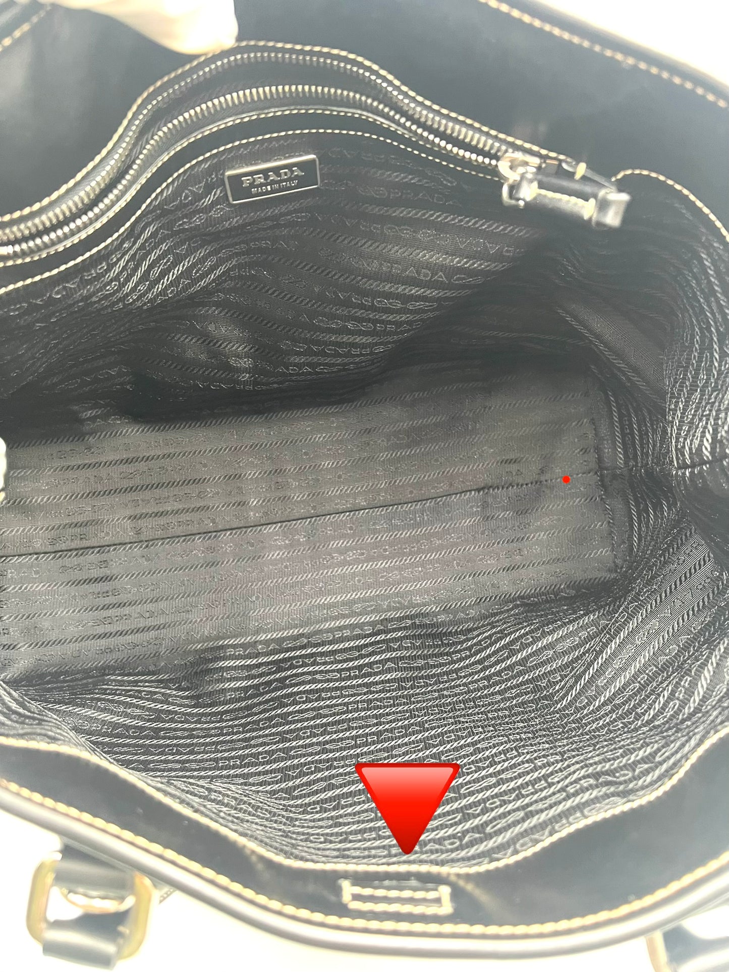 Prada Tessuto Nylon Black Tote Bag (🇵🇭P24,940)