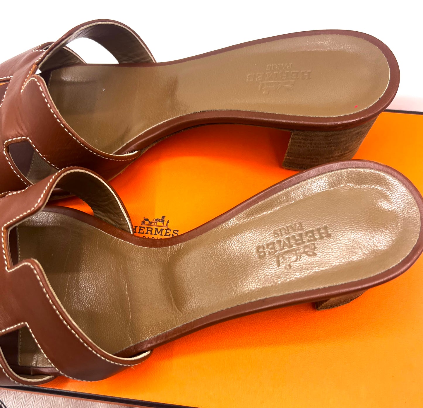 Hermes Oasis Sandals Gold Size 36  (🇵🇭P33,540)