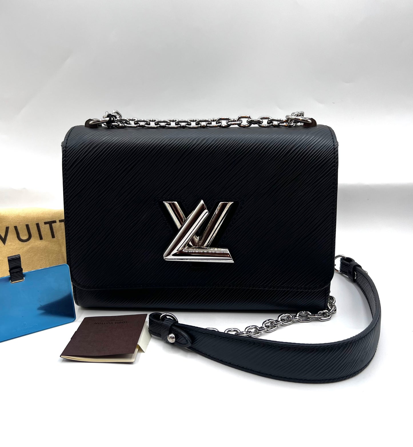 Louis Vuiiton Twist Black Epi MM Size Flap Chain Bag         (🇵🇭P103,200)