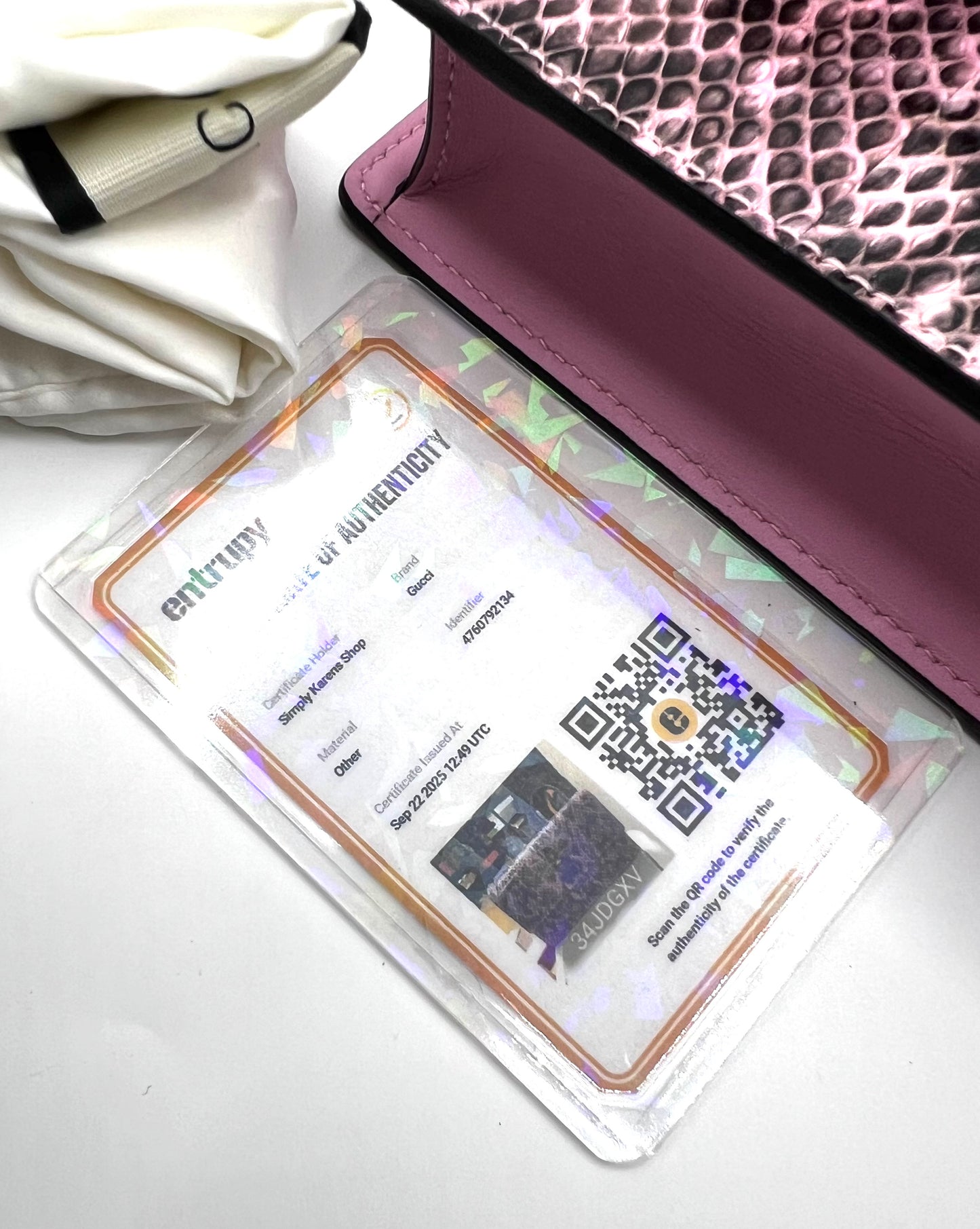 Gucci Snakeskin Mini Queen Margaret Wallet On Chain       (🇵🇭P46,440)