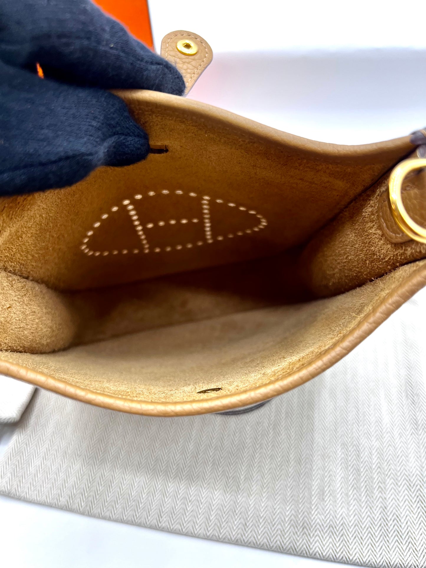 Hermes Evelyn TPM 4B Bisciut GHW Stamp Z 2021                (🇵🇭P150,500)