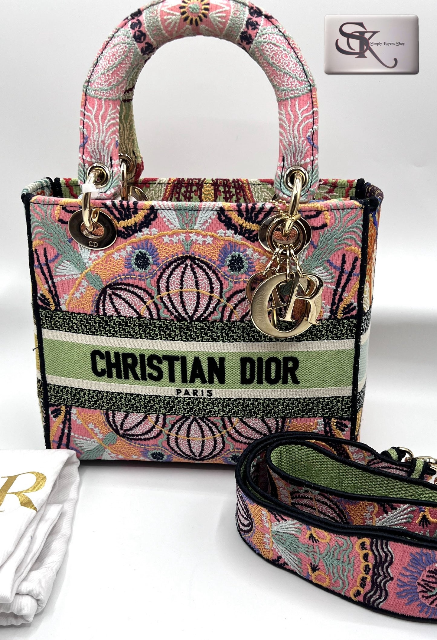 Christian Dior Lady Dior D lite MM size   🇵🇭P187,200🇵🇭