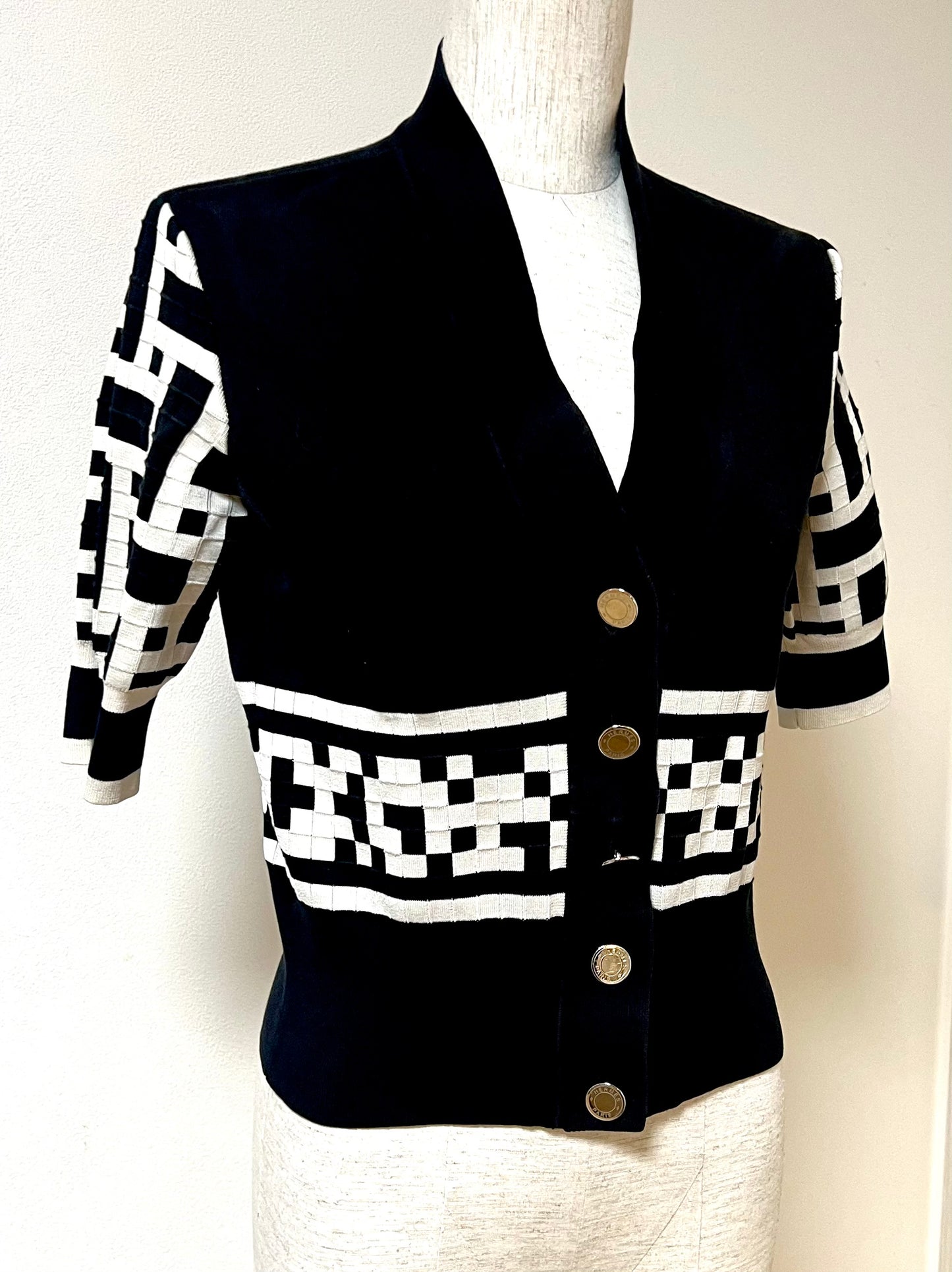 Hermes Cardigan Top Size 36 (🇵🇭P16,340)