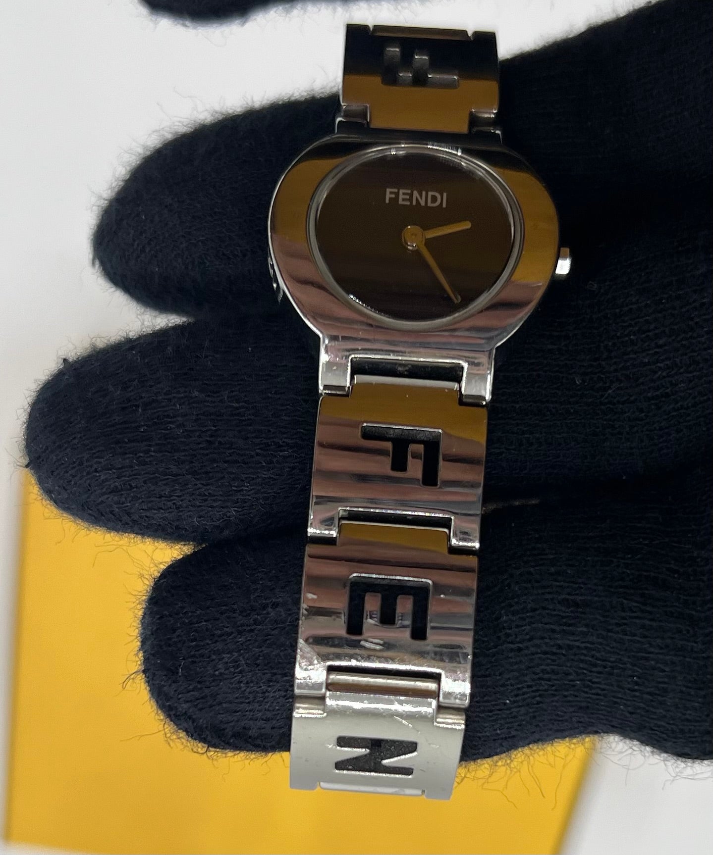 FENDI STAINLESS STEEL 3050 LADIES QUARTZ WATCH