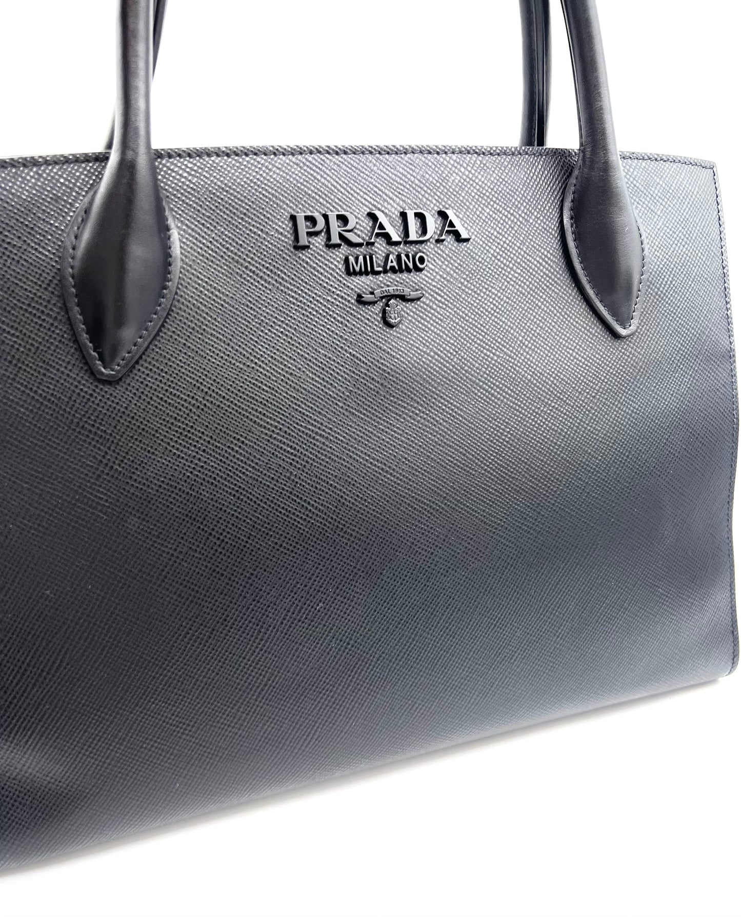Prada Saffiano Black Monochrome Tote 2 way Bag   (🇵🇭P63,640)