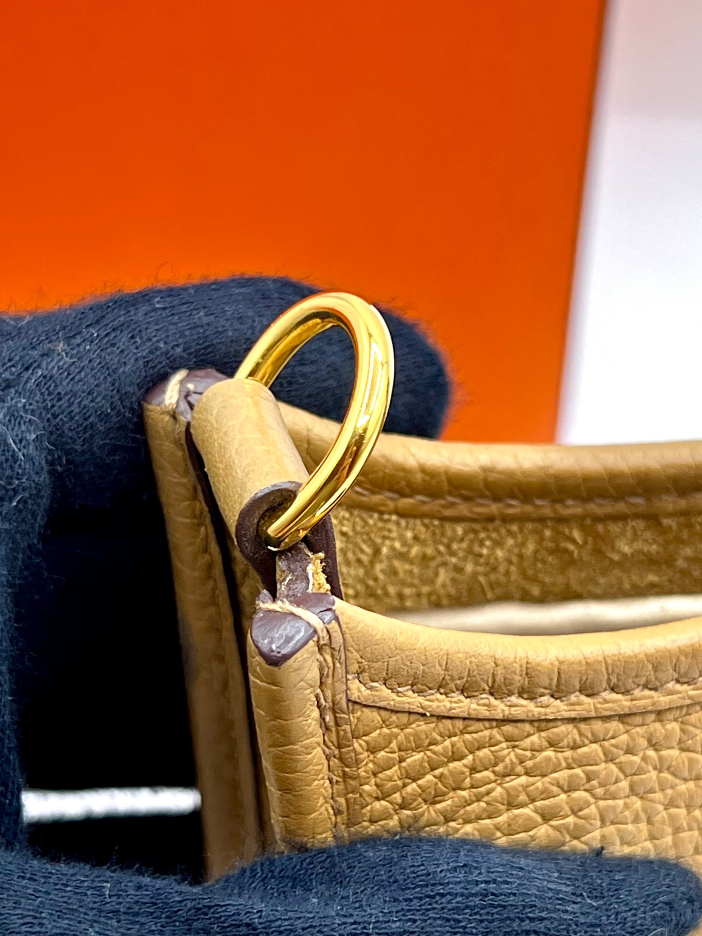 Hermes Evelyn TPM 4B Bisciut GHW Stamp Z 2021                (🇵🇭P150,500)