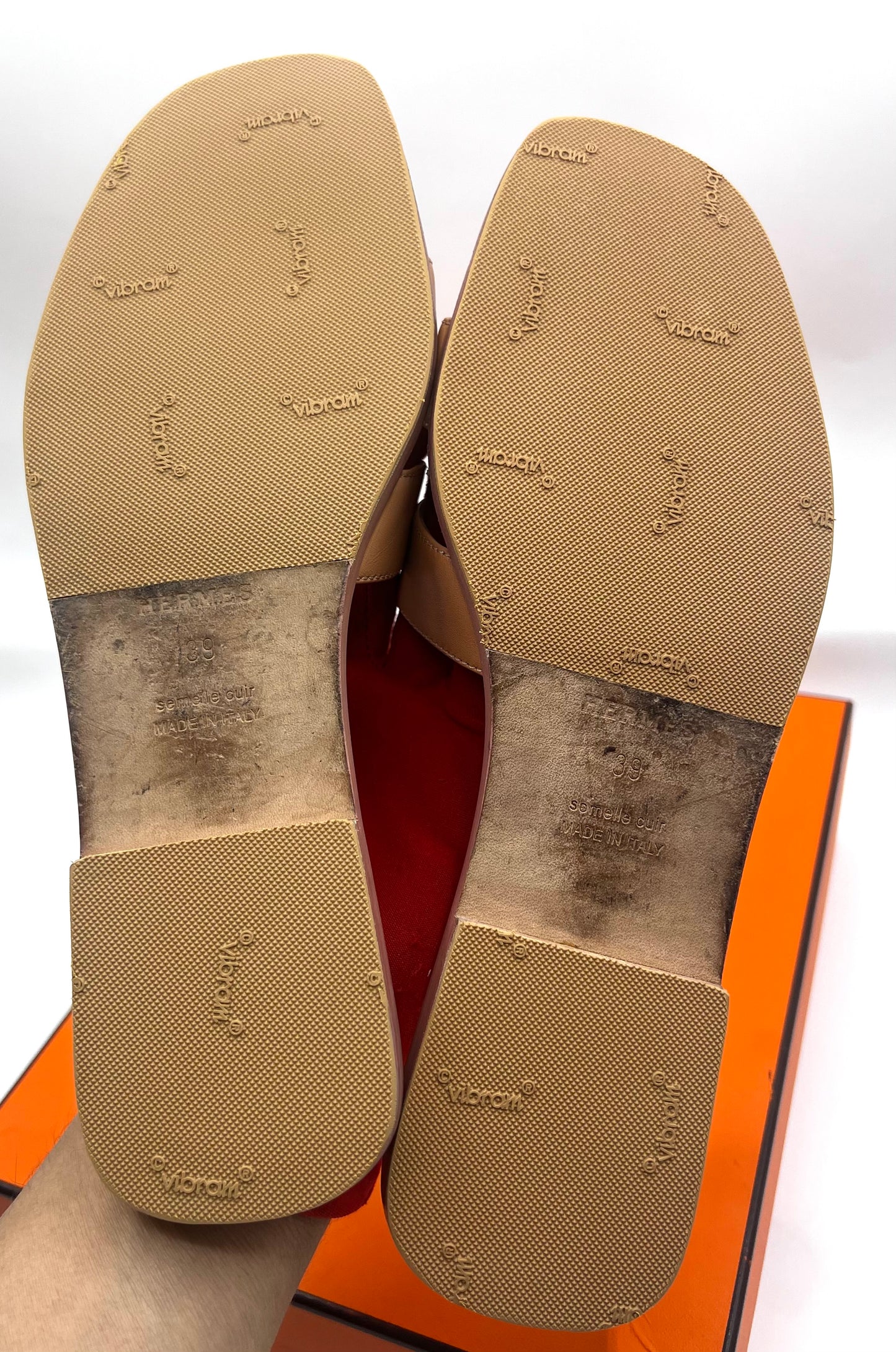 Hermes Oran Sandals Size 39   (🇵🇭P20,640)