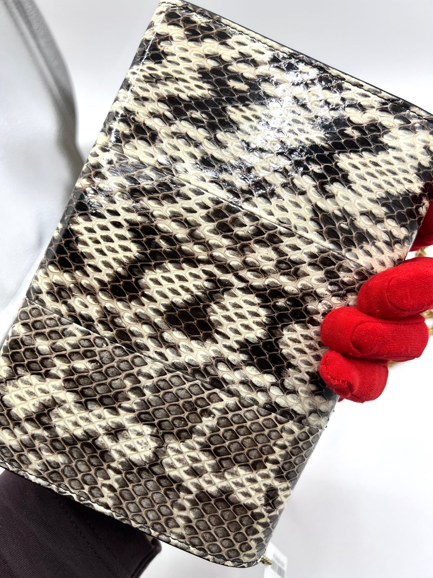 Gucci Pearly GG Marmont Python Wallet On Chain           (🇵🇭P59,340)