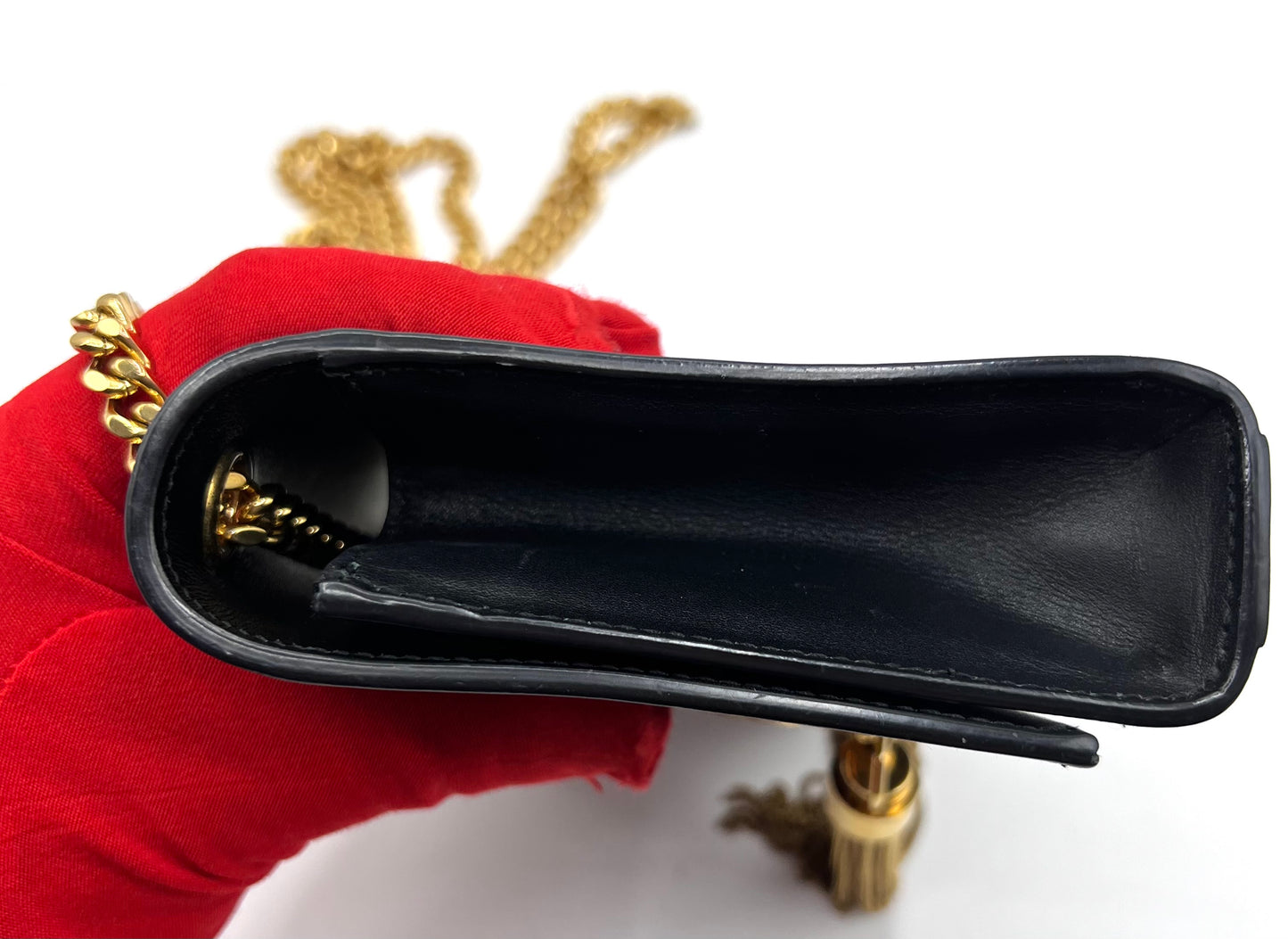 Yves Saint Laurent Kate Wallet on chain (🇵🇭P68,800)