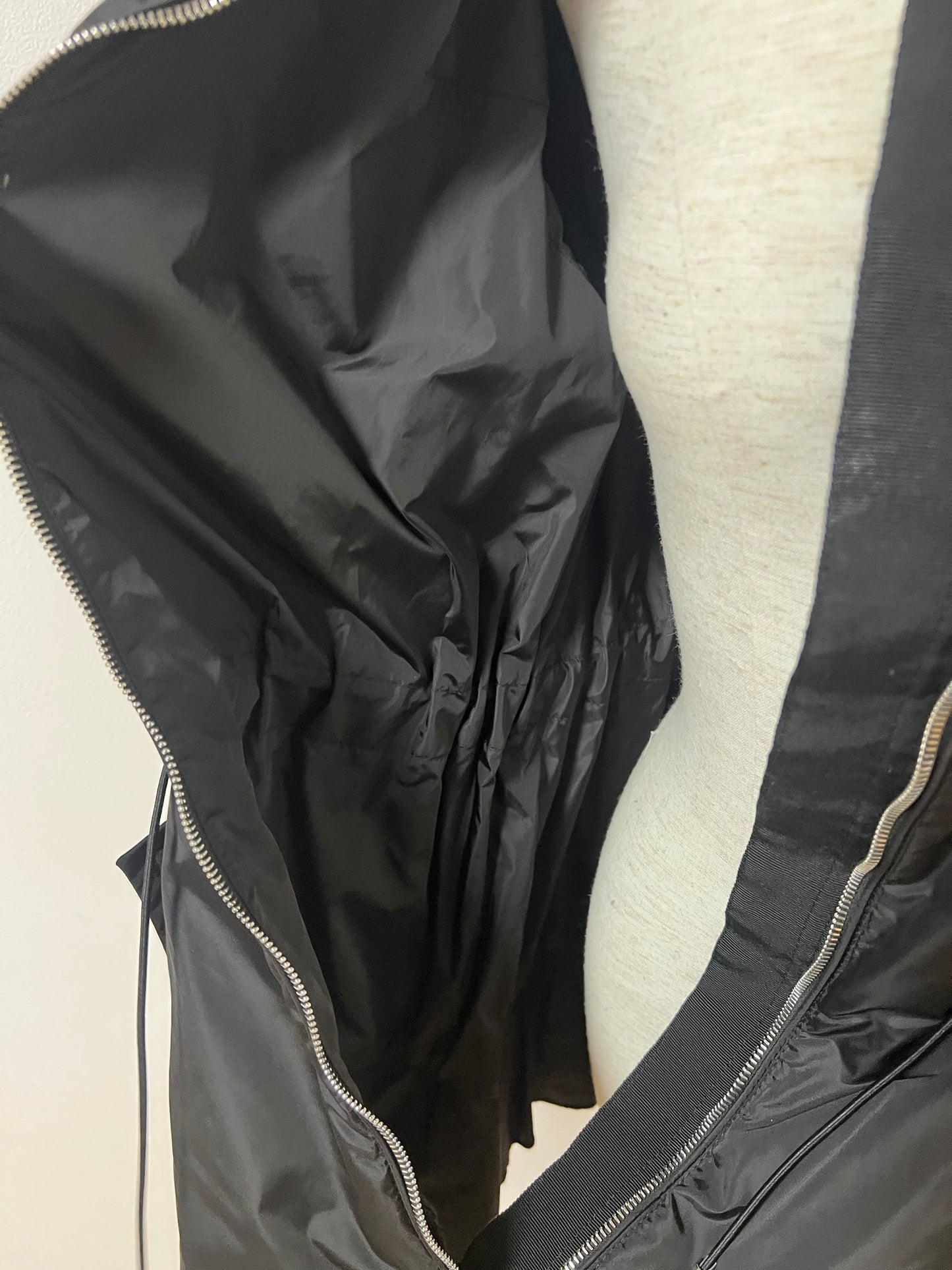 Moncler Black Nylon Jacket Size 1   (🇵🇭P14,620)