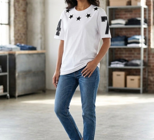 Givenchy White Tshirt with Star Motif M size Ladies (🇵🇭P6,880)