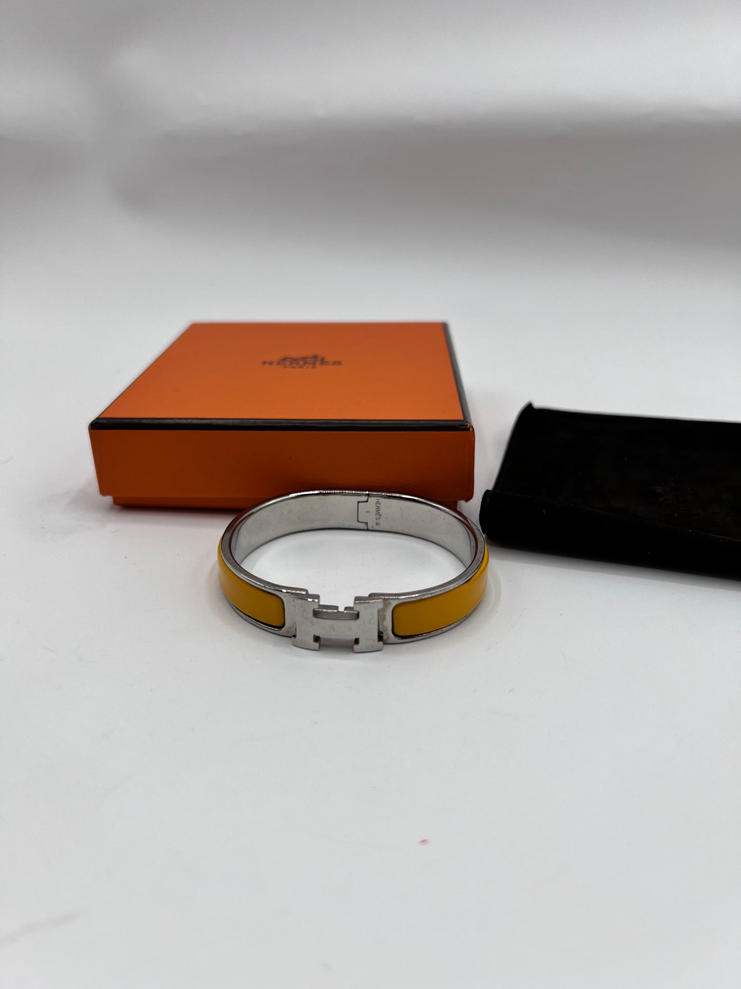 Hermes Cliclac  bangle Silver hardware mustard Enamel Size 16cm   (🇵🇭P29,240)