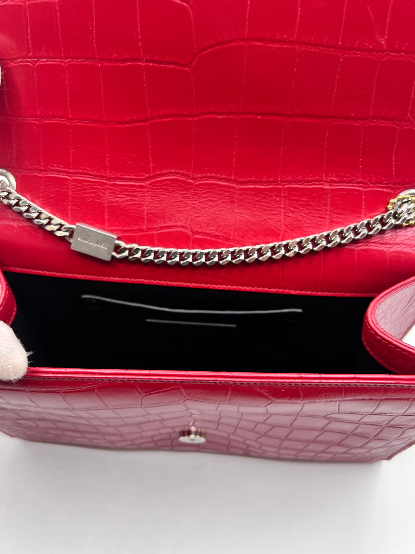 Yves Saint Laurent Kate Tassel Croc Embossed Leather MM Size Red Flap  (🇵🇭P76,540)