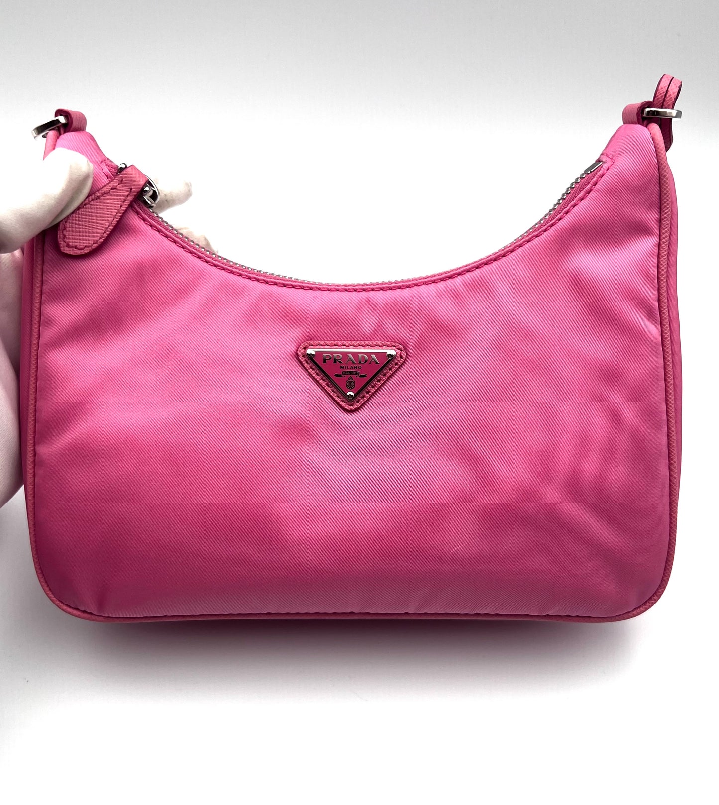 Prada Tessuto Nylon Sakura Pink Re-Edition 2005 Crossbody Bag (🇵🇭P72,240)