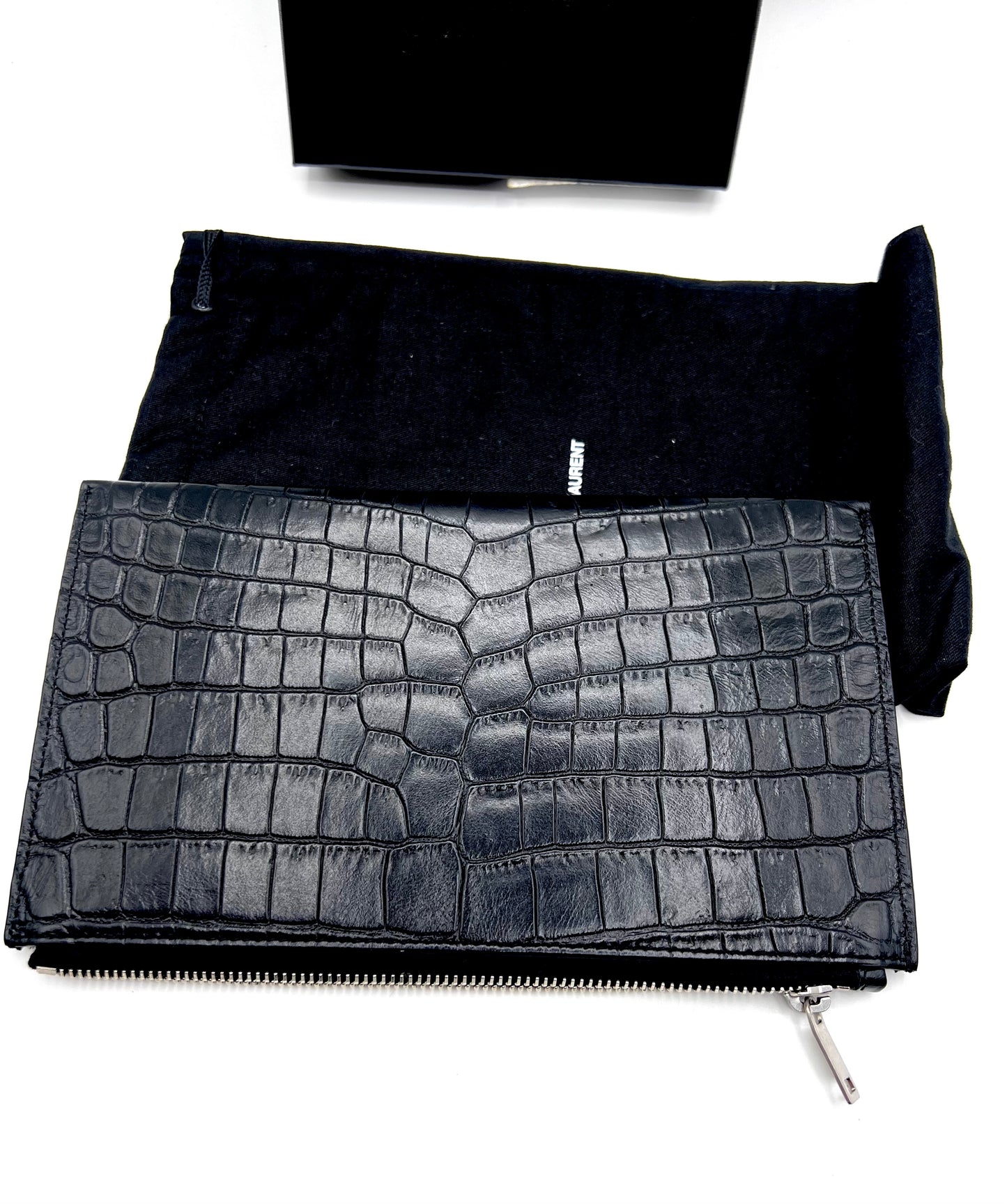 Yves Saint Laurent Crocodile Embossed Mini Clutch Bag            (🇵🇭P29,240)