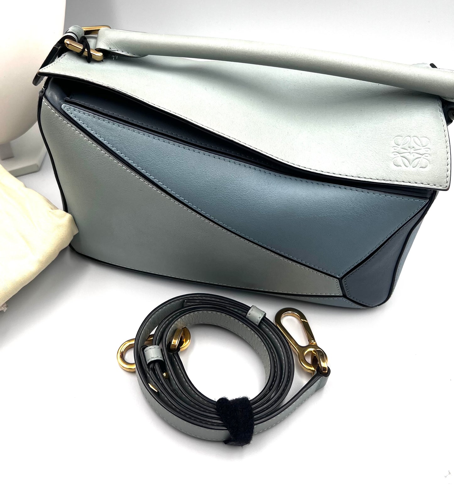 Loewe Puzzle Bicolor Small Crossbody Bag (🇵🇭P77,400)