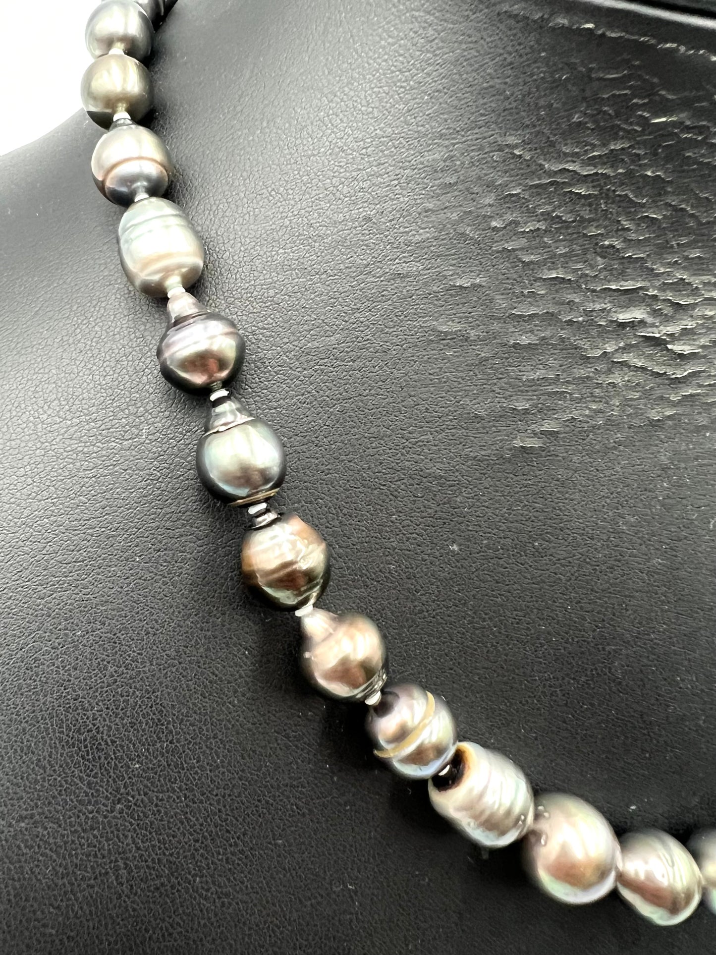 South Sea Barok Pearl Necklace Silver H.W. 42cm    (🇵🇭P12,470)