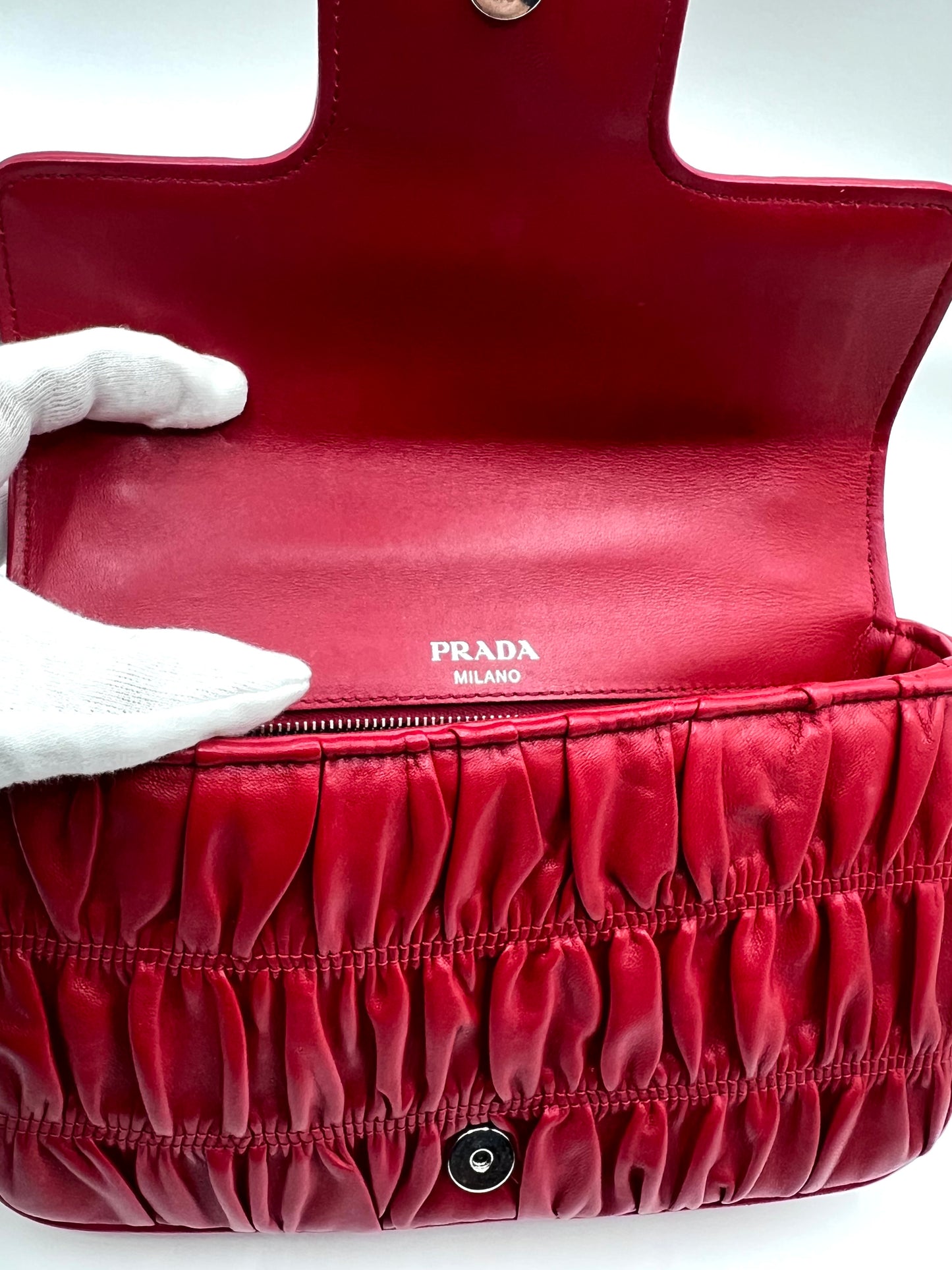 Prada Nappa Gaufre Red Flap Chain Bag  (🇵🇭P51,600)