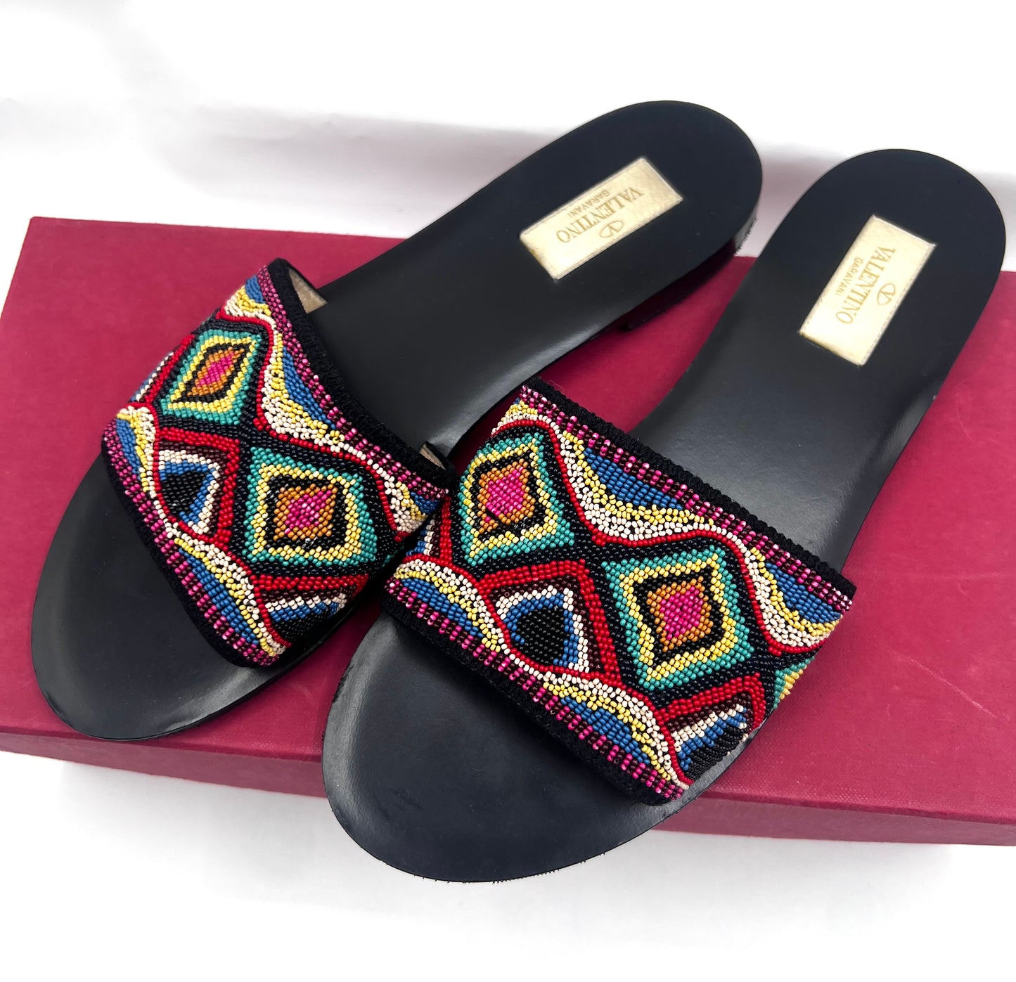 Valentino Garavani Multicolor Bead Embellished Fabric Flat slide S38  (🇵🇭P20,640)