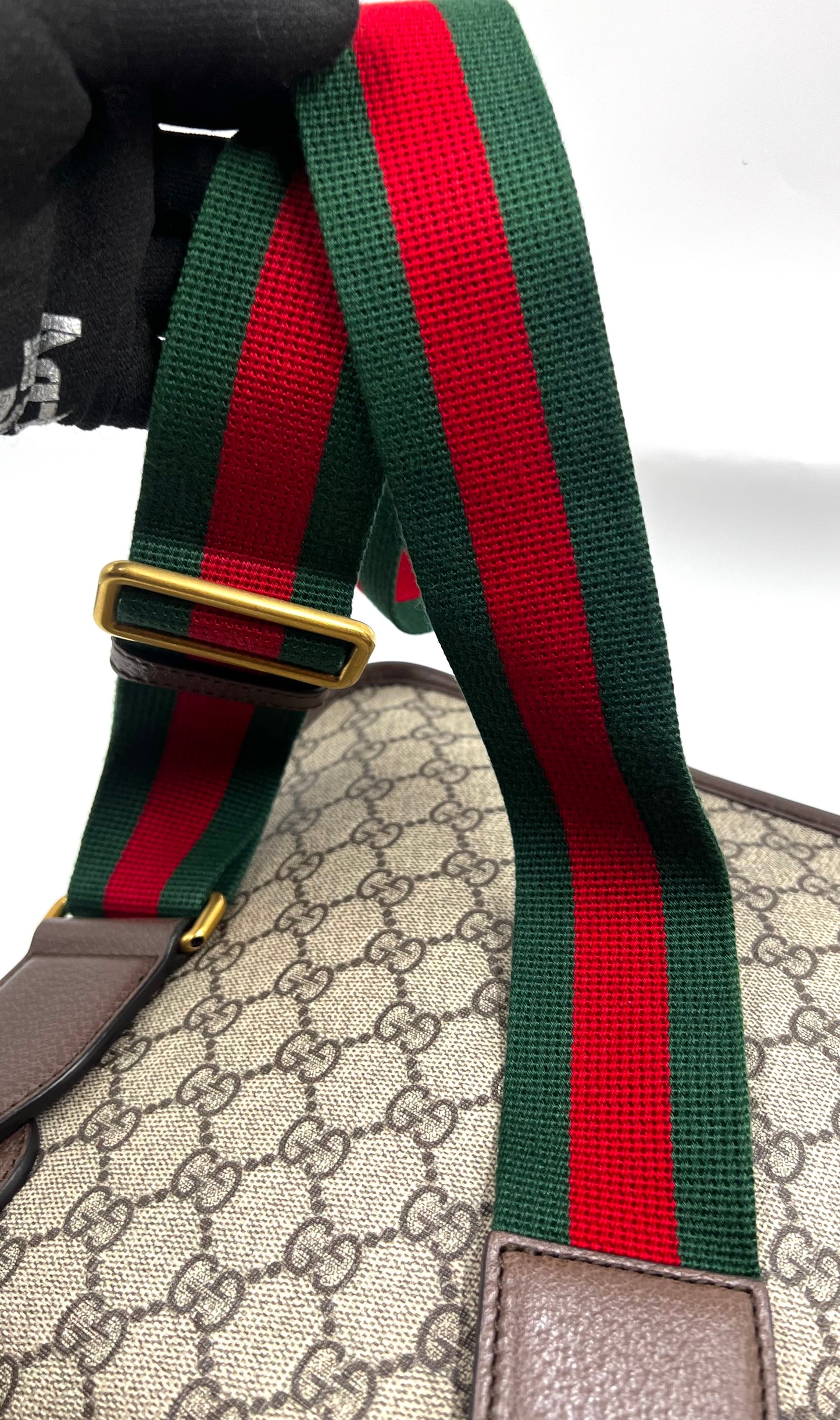 Gucci Supreme Tiger Motif Crossbody Bag (🇵🇭P55,040)