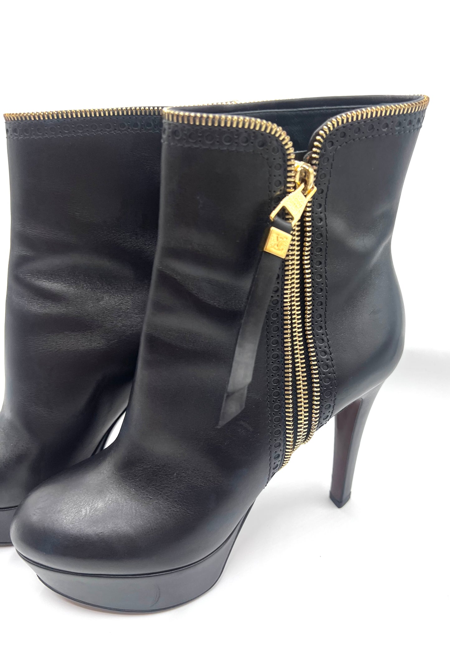 Louis Vuitton Calfskin Tomboy Platform booties Size 38 1/2   (🇵🇭P23,220)