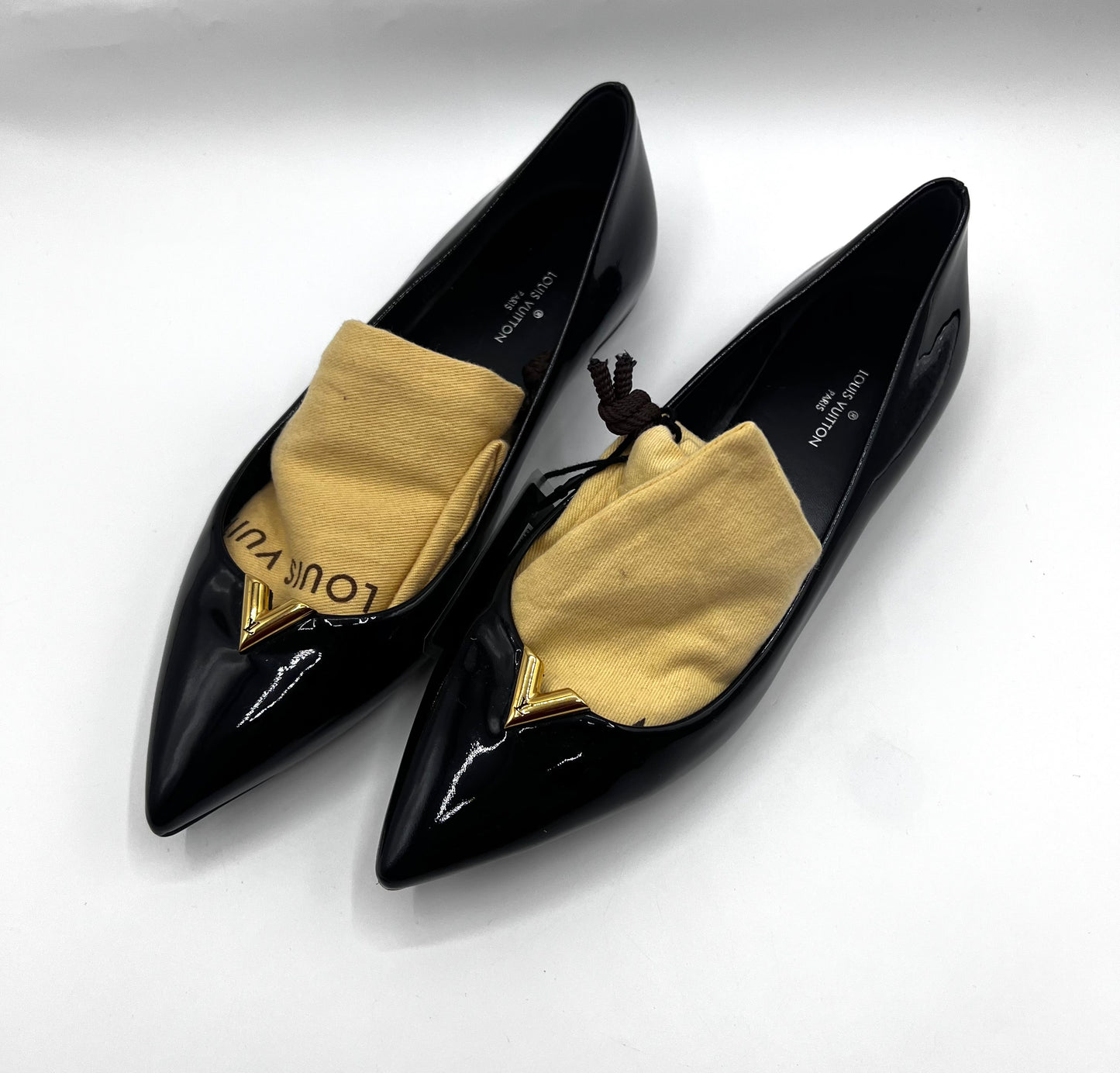 Louis Vuitton Black Patent Pointed Toe Heartbreaker Flats Size 37 (🇵🇭P18,920)