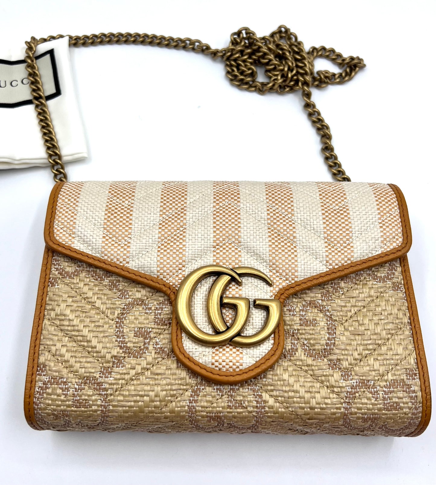 Gucci GG Marmont Raffia Flap wallet on chain    (🇵🇭P59,340)