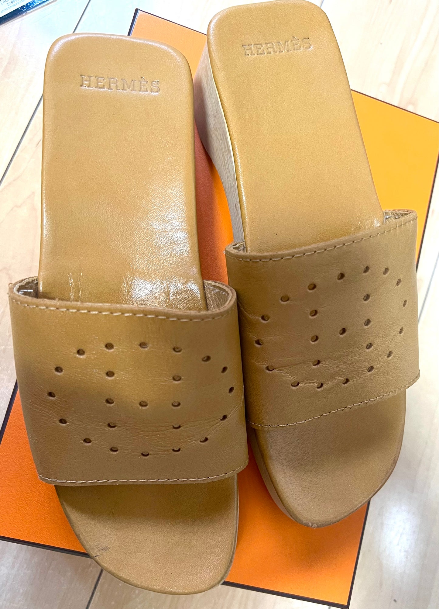 Hermes Evelyn Leather Clogs Wood Sole Sandals Size 37    (🇵🇭P18,920)