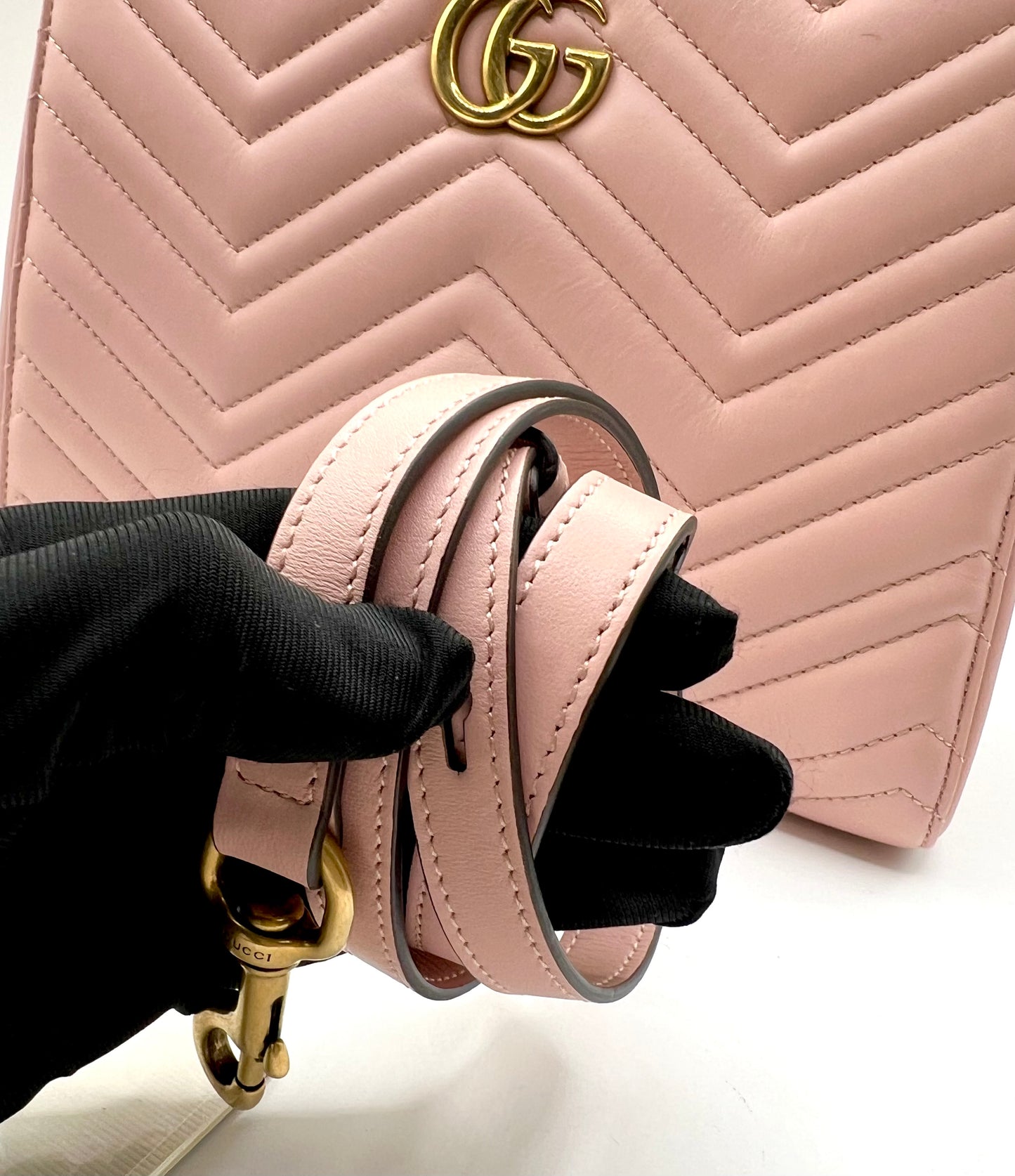 Gucci GG Marmont Quilted Leather 2 way Bag in Pink      (🇵🇭P63,640)