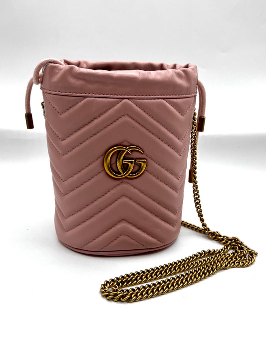Gucci Marmont Sakura Pink Mini Bucket Bag (🇵🇭P37,840)