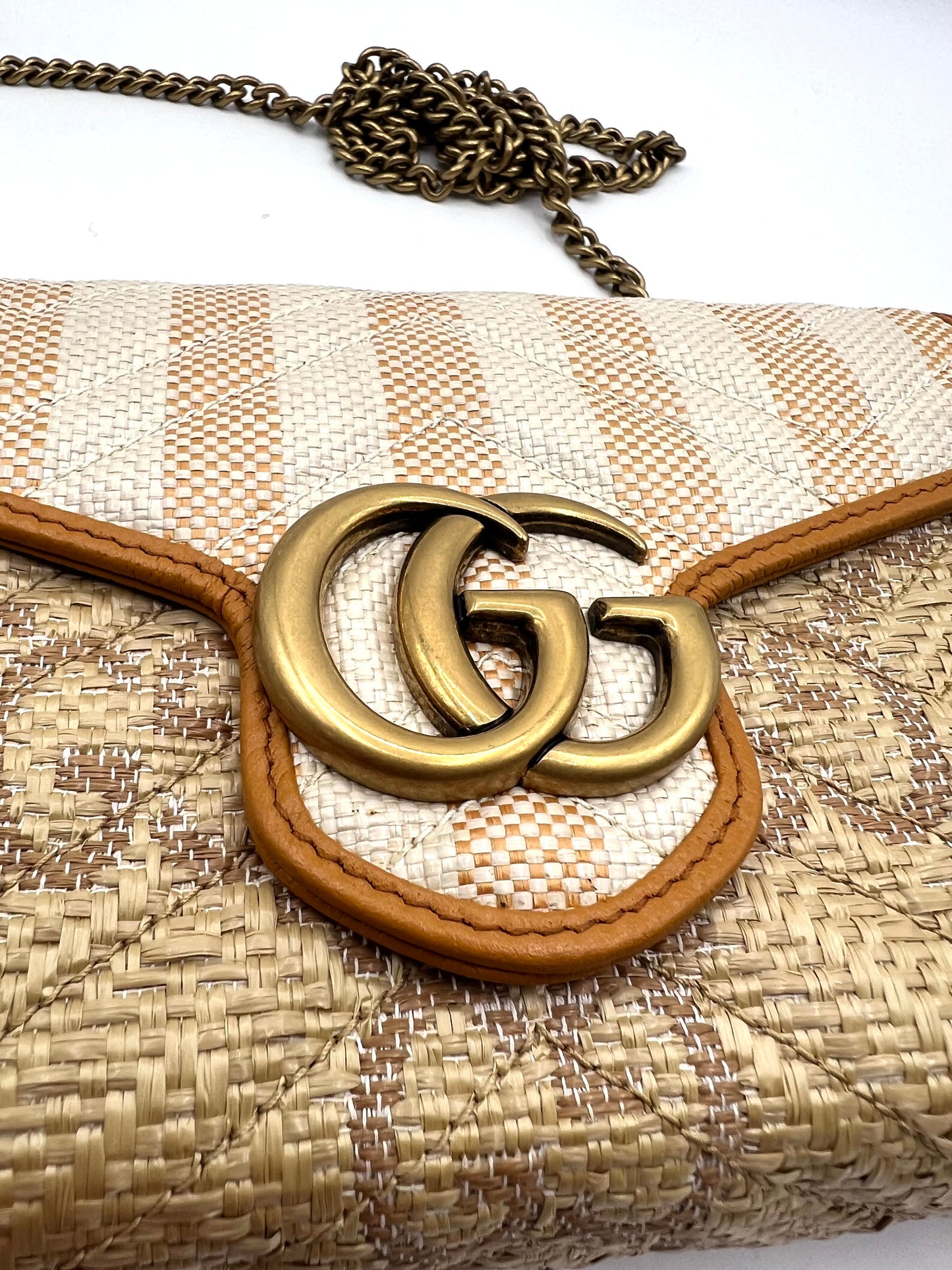 Gucci GG Marmont Raffia Flap wallet on chain    (🇵🇭P59,340)