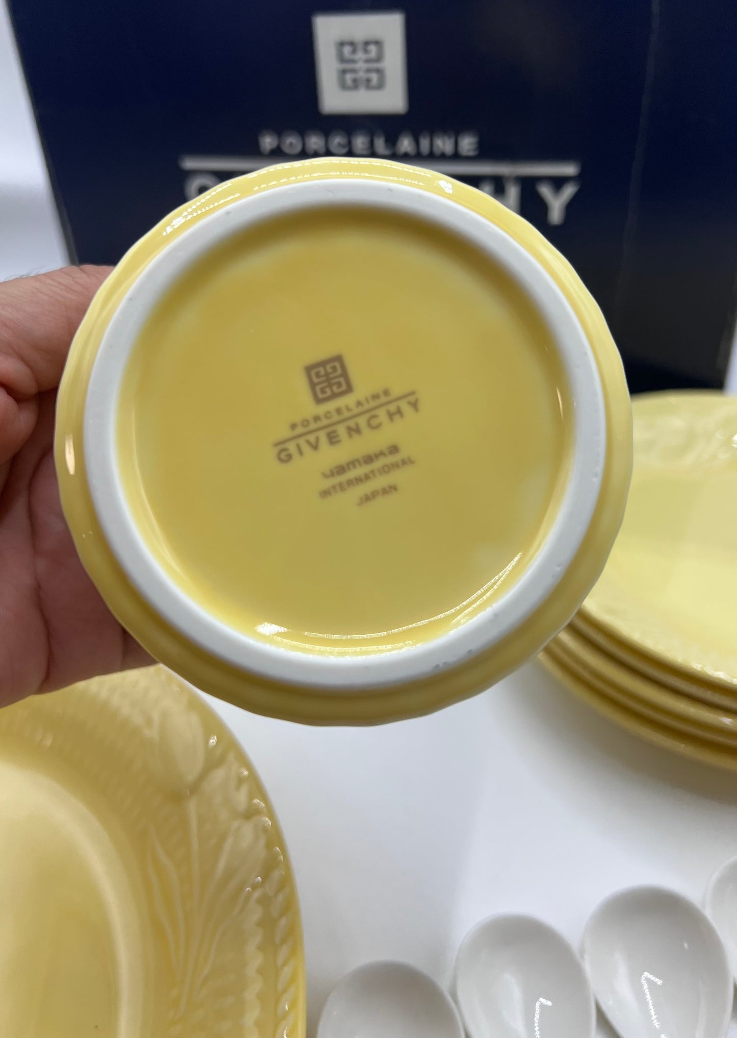 Givenchy Set 5 Cup, 5 Saucer, 5 Spoon, 1 Big Plate, 1 Small bowl   (🇵🇭P5,160)