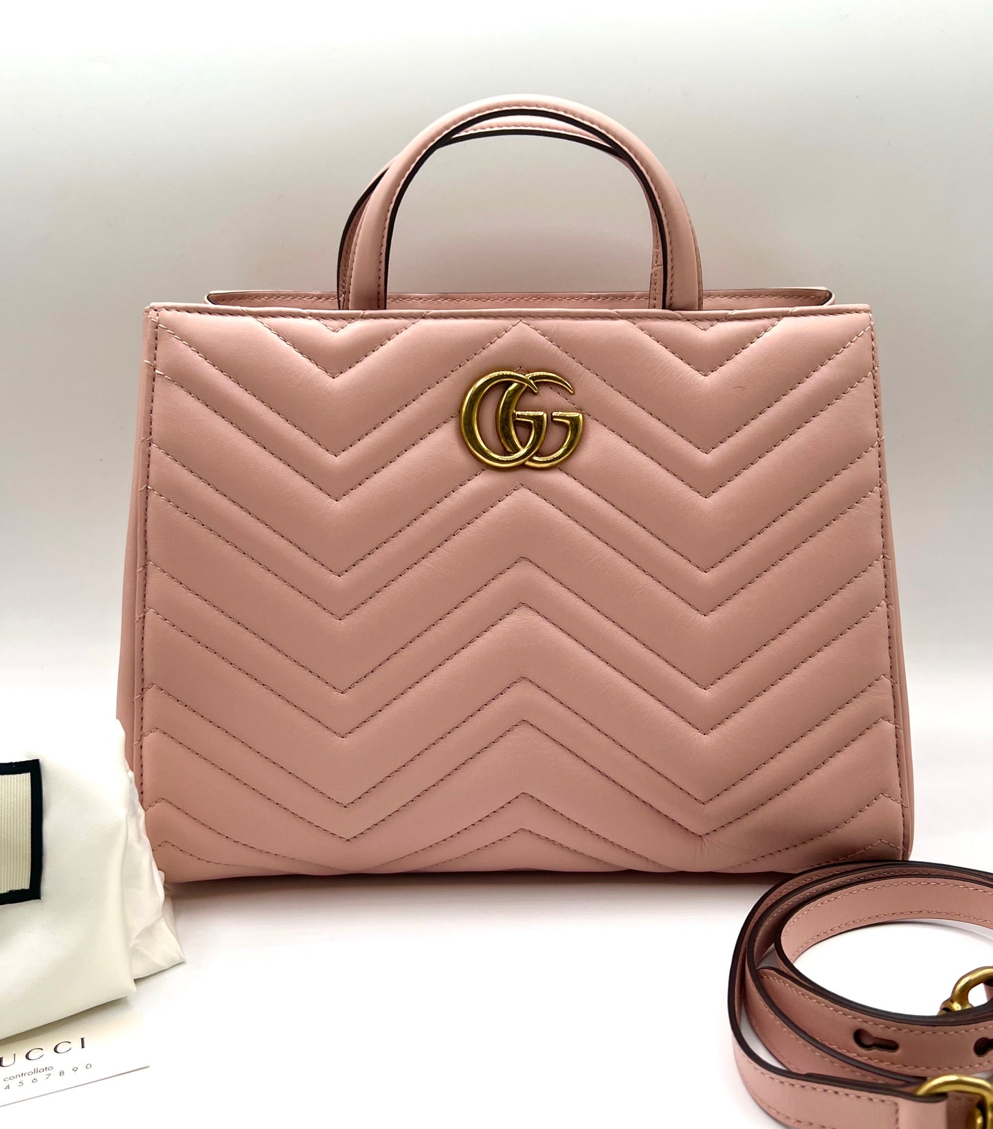 Gucci GG Marmont Quilted Leather 2 way Bag in Pink      (🇵🇭P63,640)