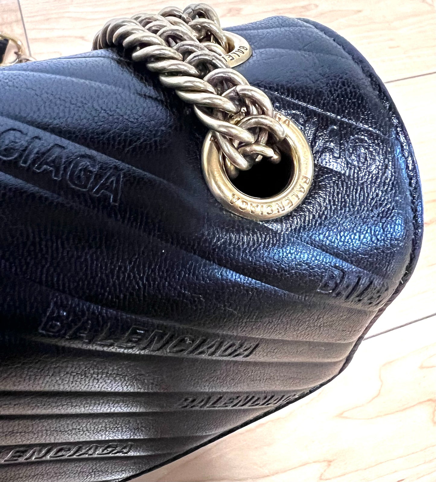 Balenciaga BB Black Leather Chain Shoulder Bag MM size   (🇵🇭P59,340)