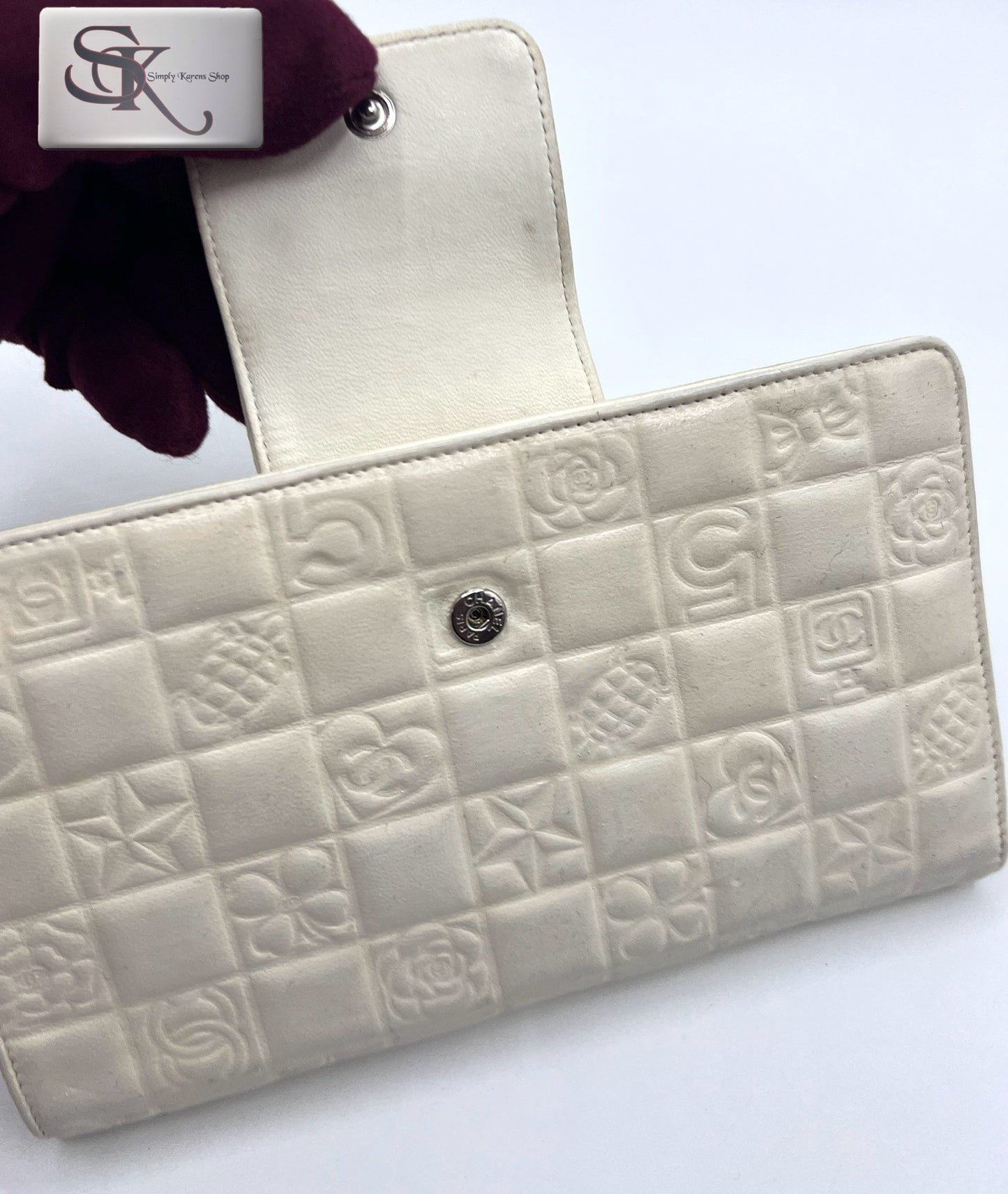 Chanel white Wallet 🇵🇭P9,200🇵🇭