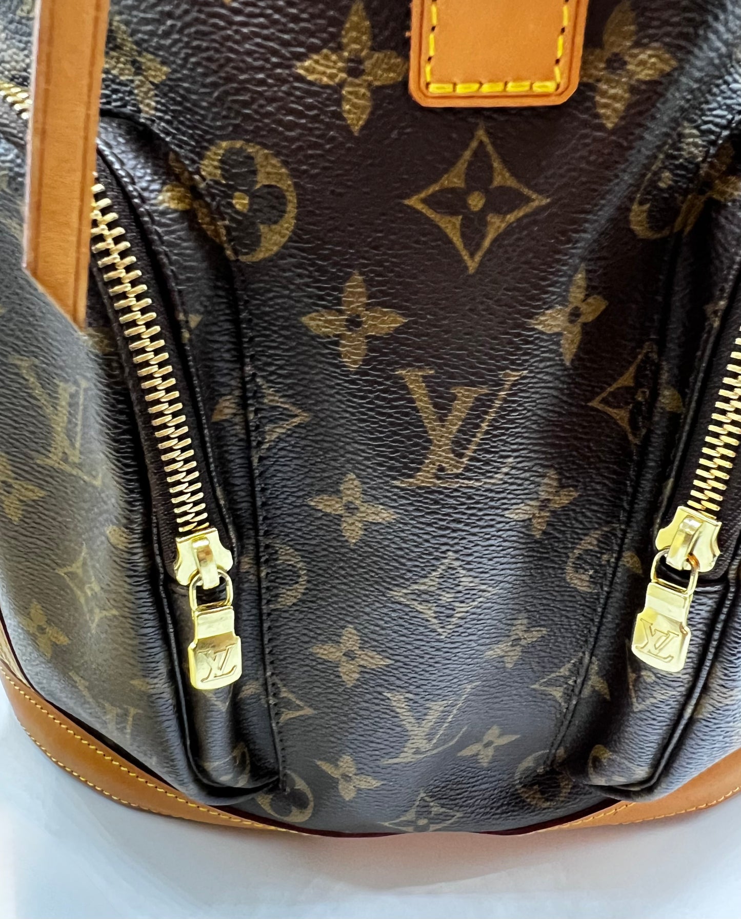 Louis Vuitton Monogram Bosphore Back Pack               (🇵🇭P77,400)