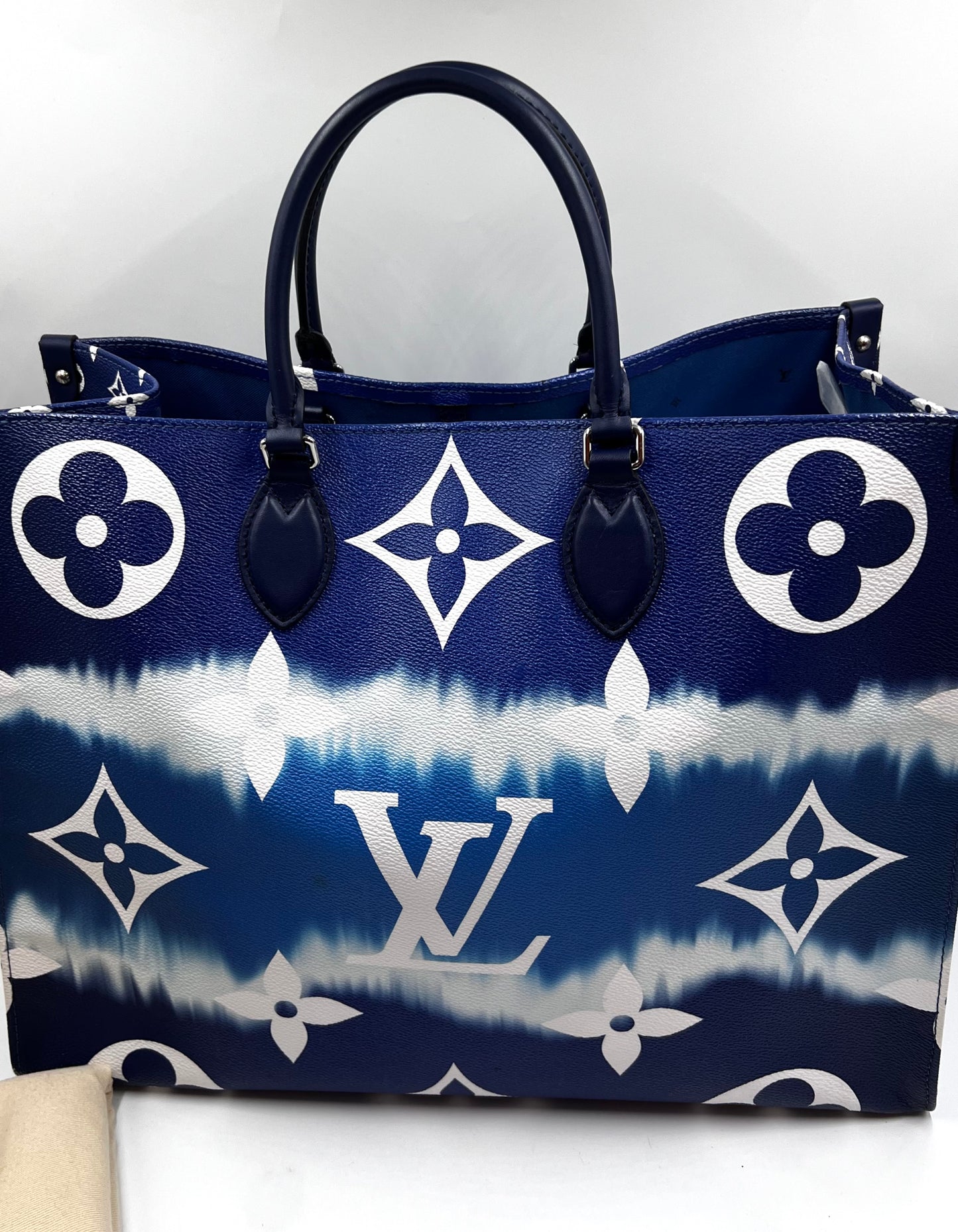 Louis Vuitton Escale On The Go Gm Size (🇵🇭P120,400)