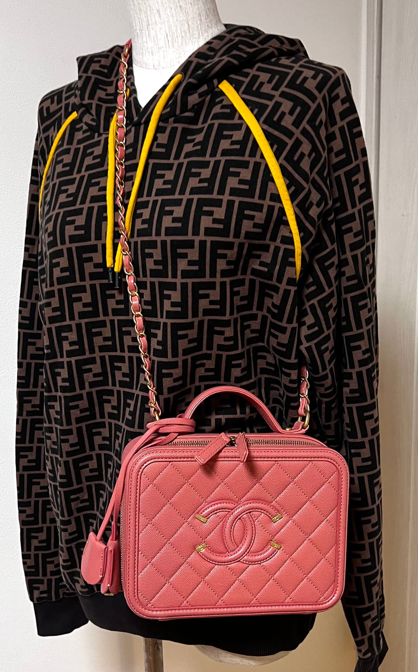 Chanel Caviar Vanity 21cm Rose Gold GHW Series 28        (🇵🇭P180,600)